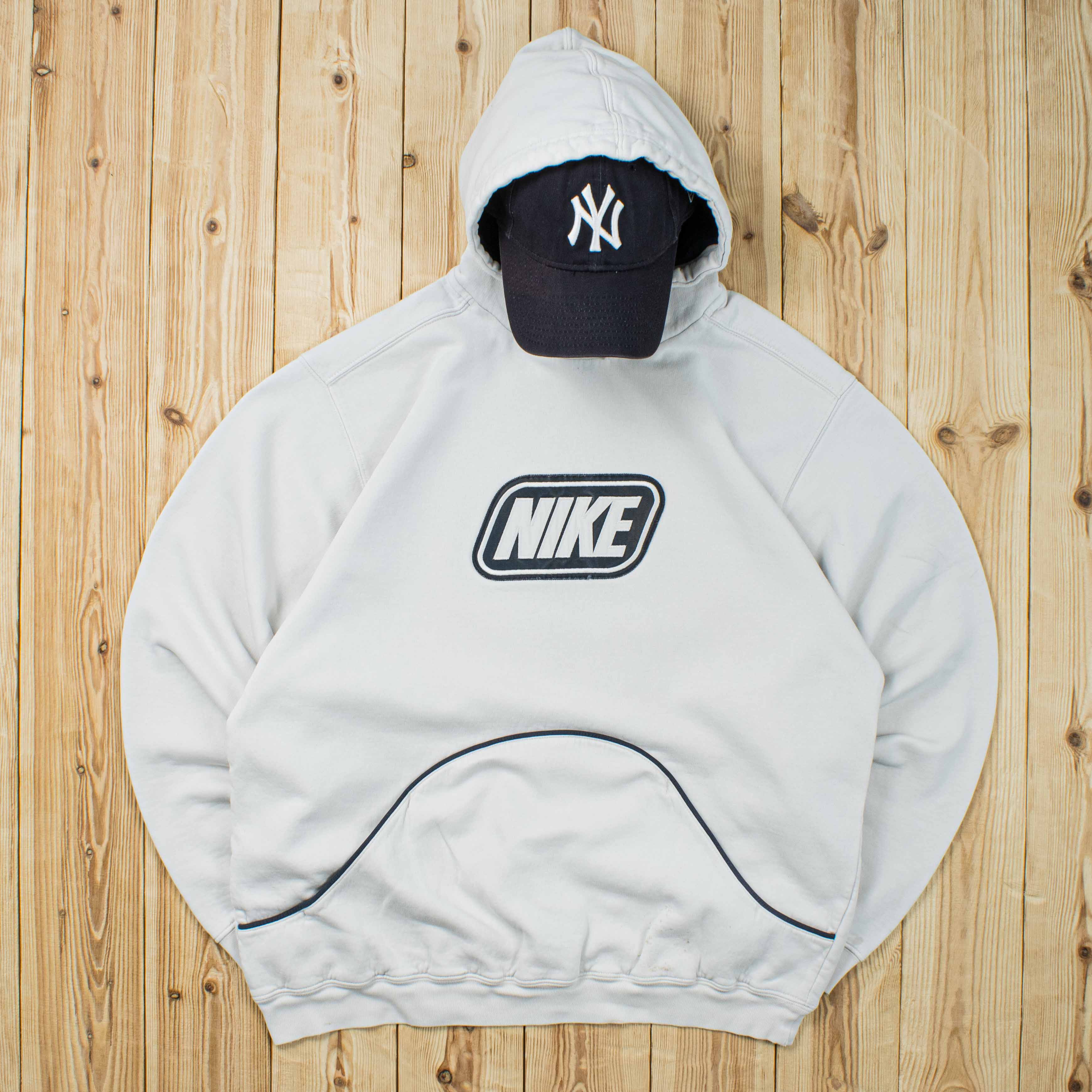 (M) Vintage Nike Spell Out Embroidered Hoodie