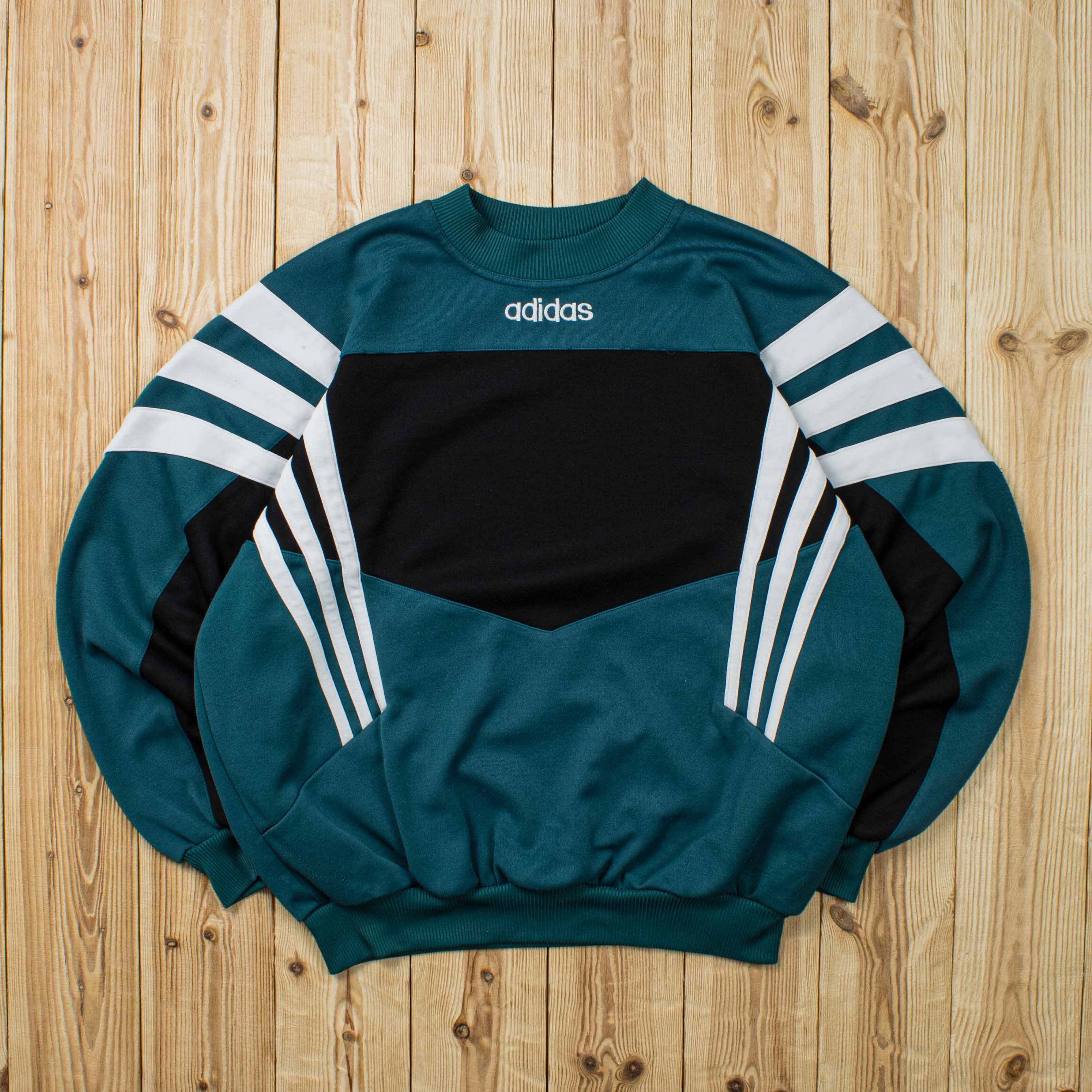 (M) Vintage Adidas Embroidered Sweatshirt