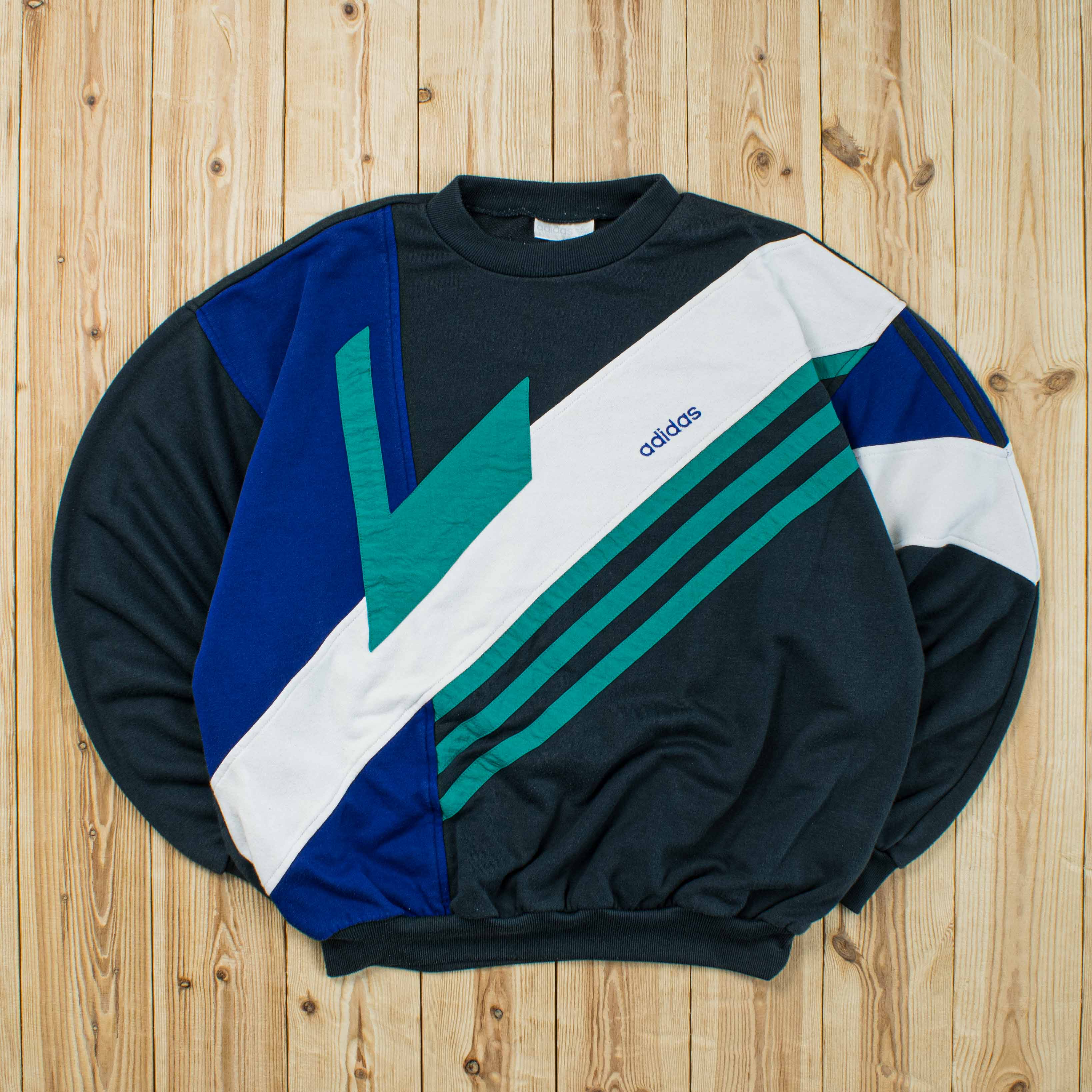 (L) Vintage Adidas Embroidered Sweatshirt