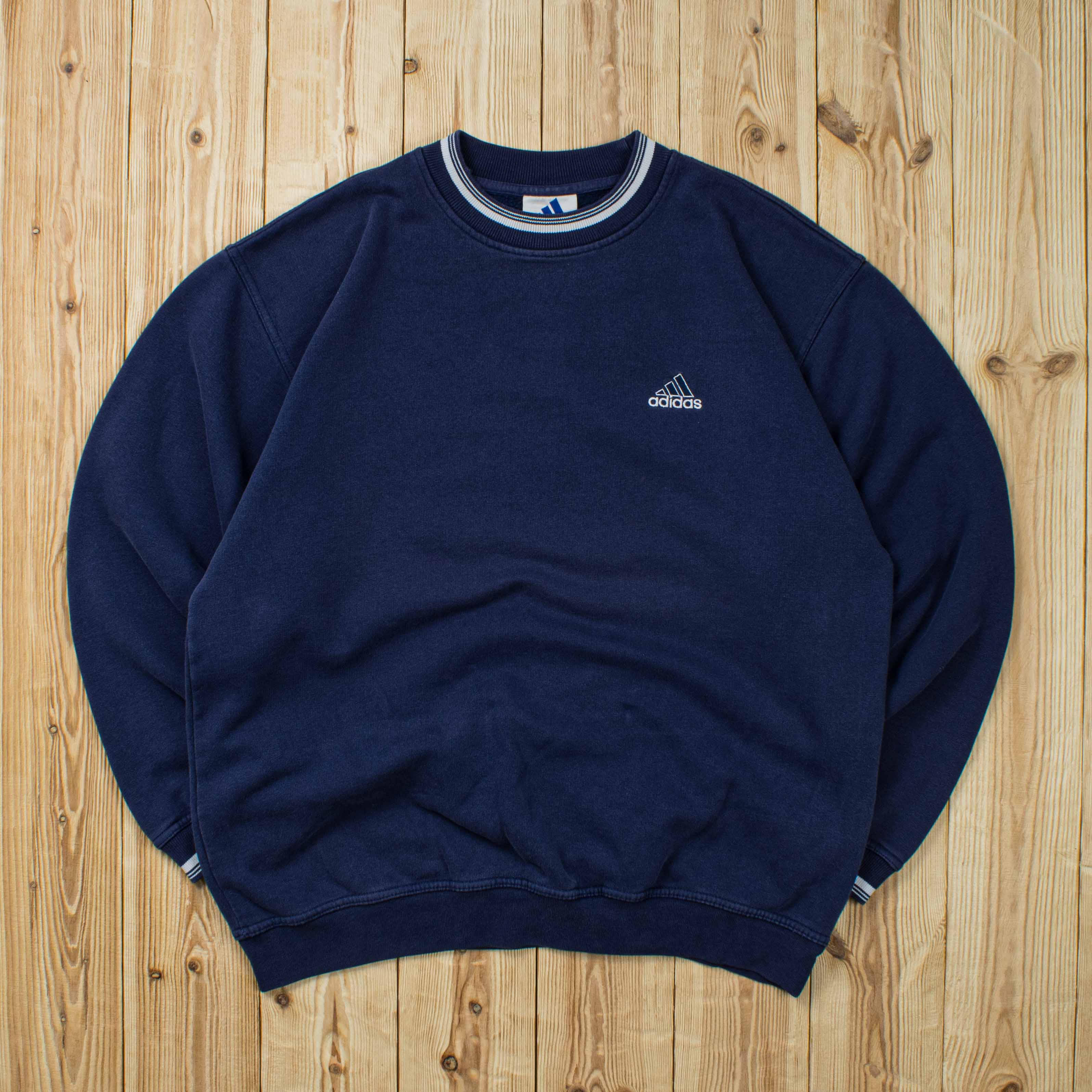 (M) Vintage Adidas Essential Embroidered Sweatshirt