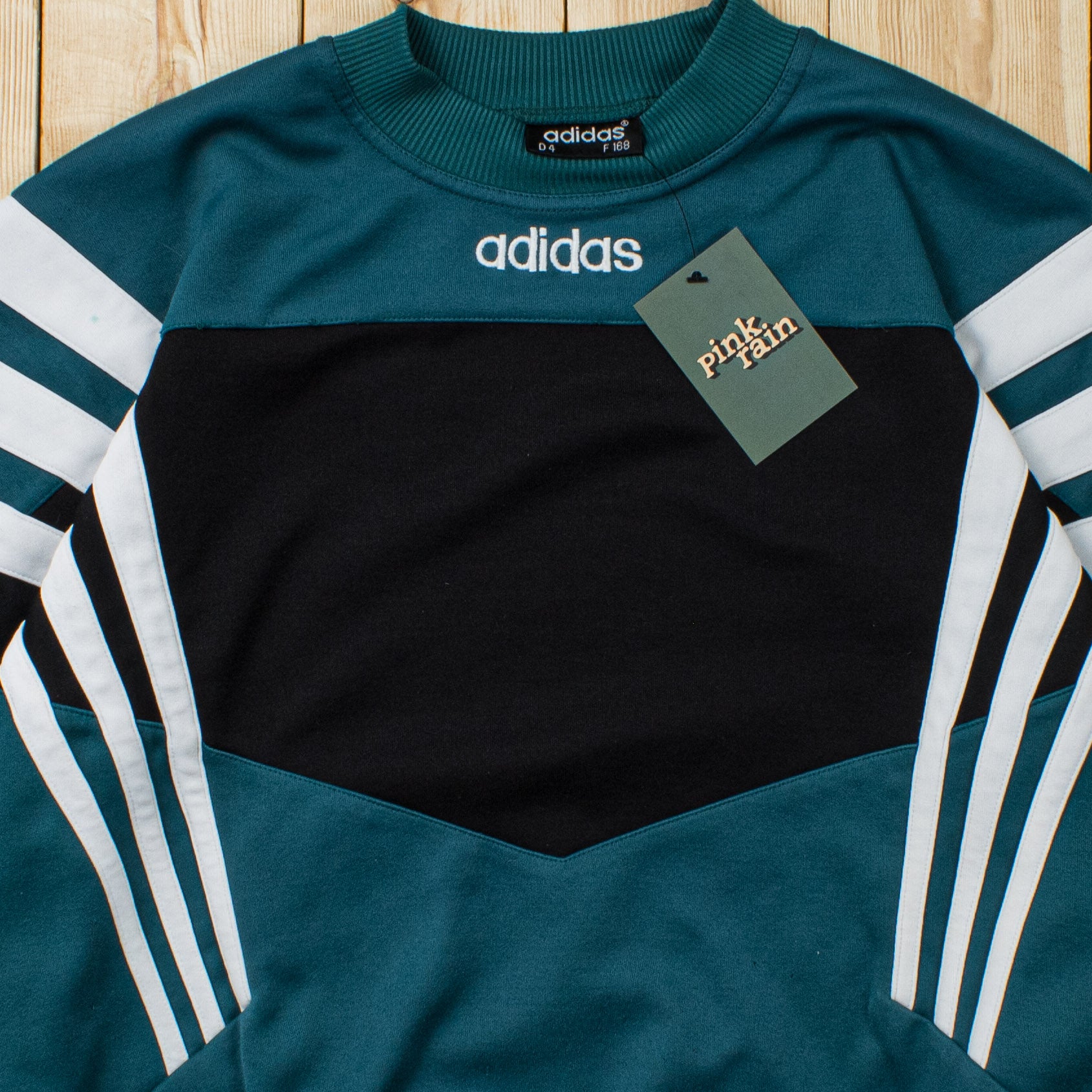 (M) Vintage Adidas Embroidered Sweatshirt