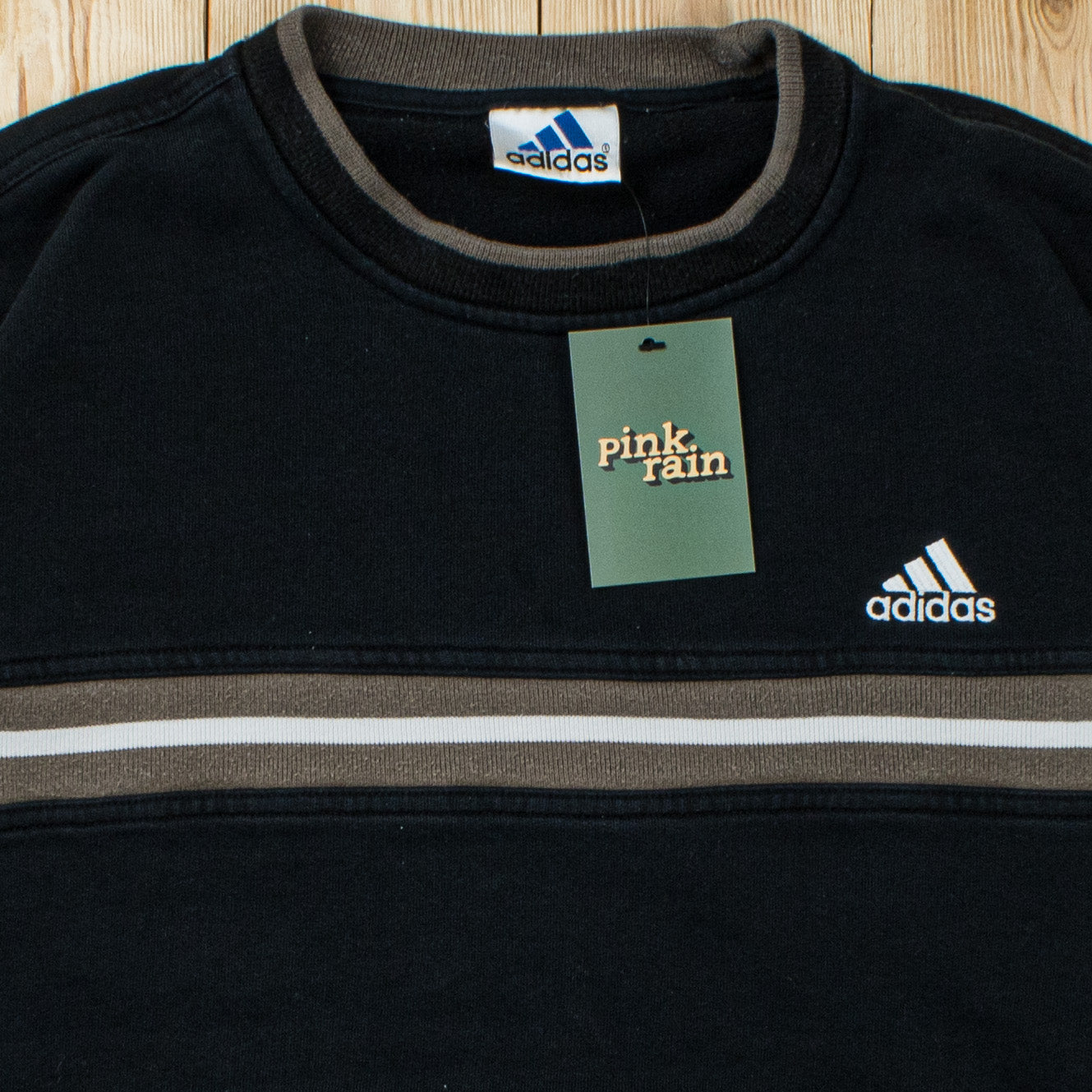 (L) Vintage Adidas Essential Embroidered Sweatshirt