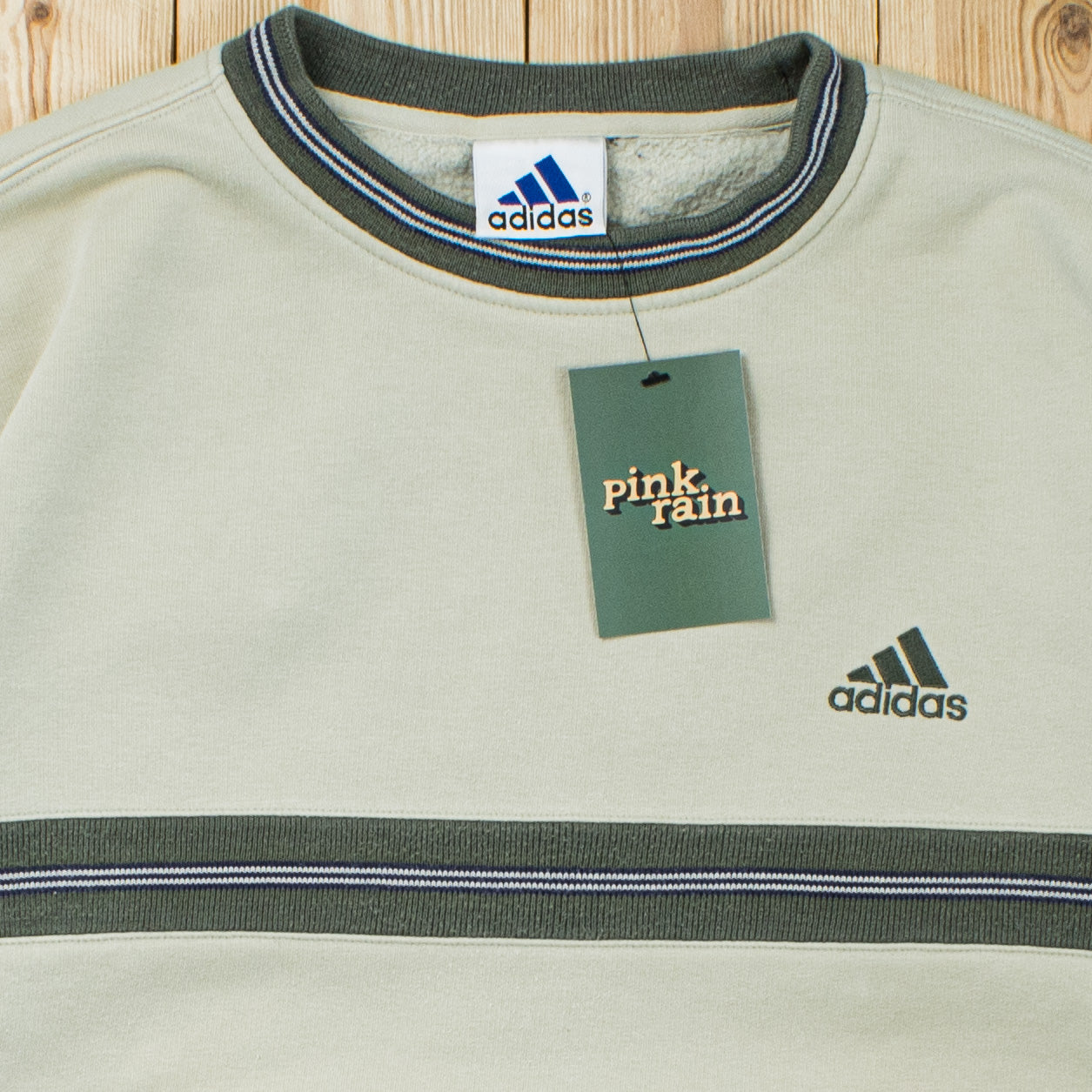 (M) Vintage Adidas Essential Embroidered Sweatshirt