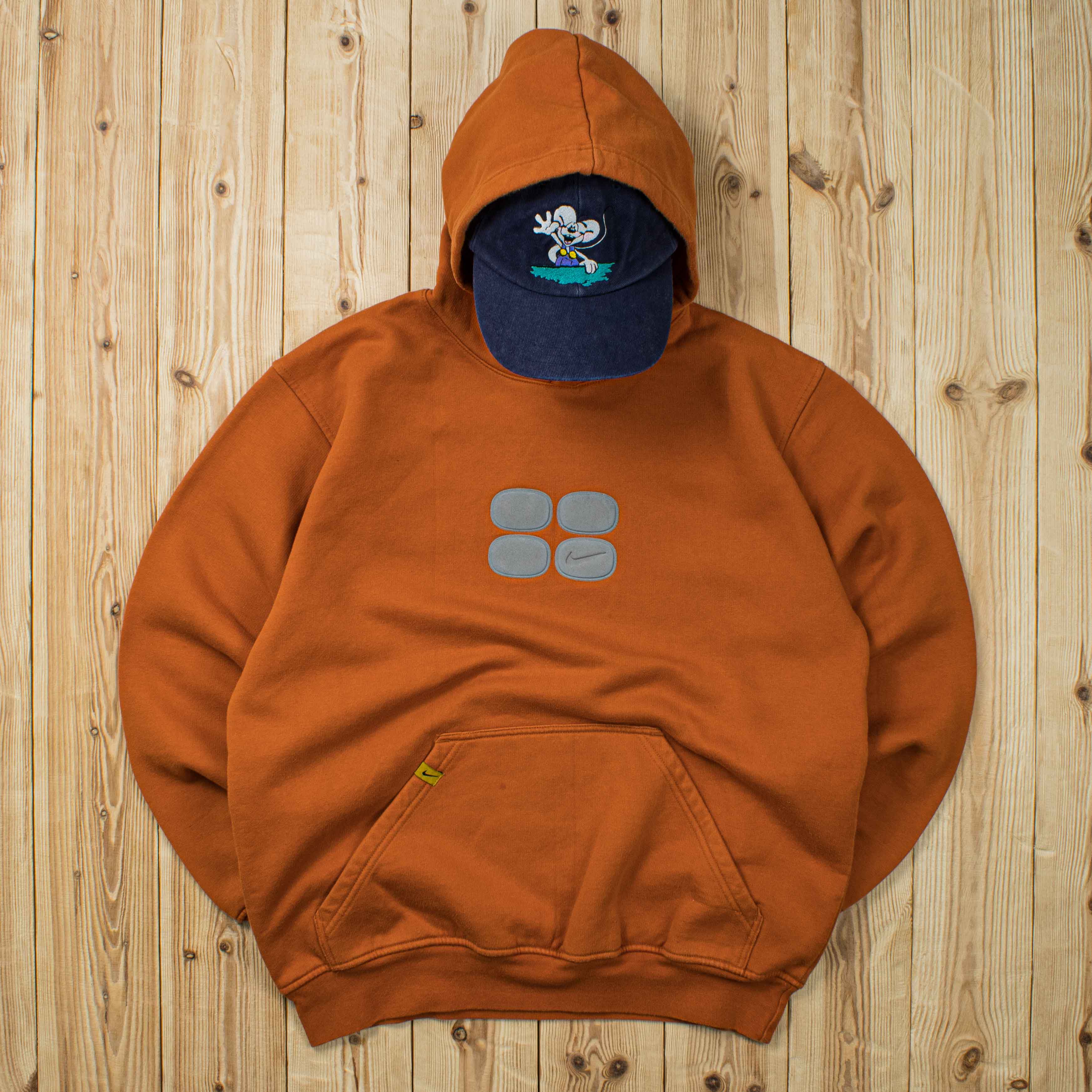 (M) Vintage Nike Capsule Hoodie