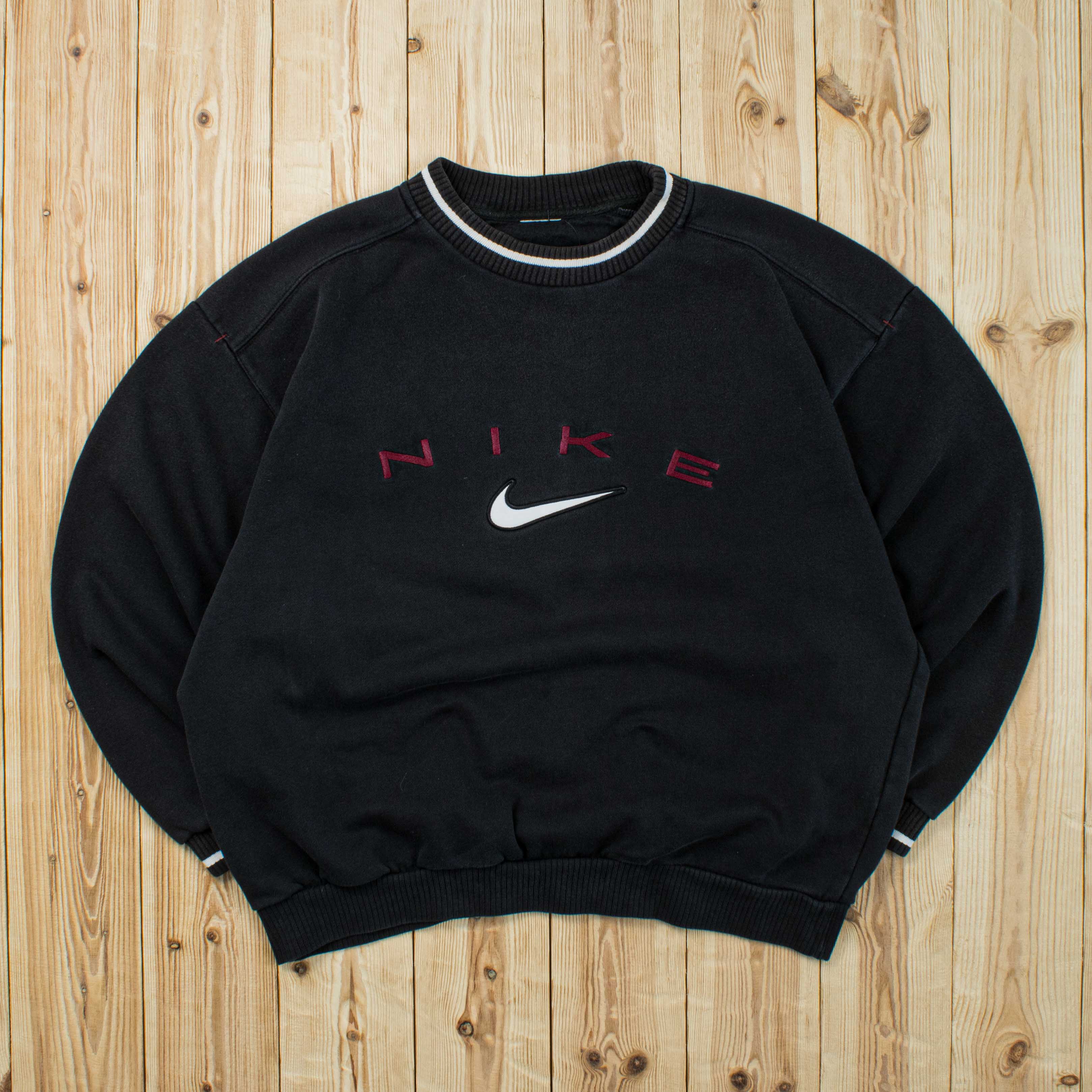 (M) Vintage Nike Spell Out Embroidered Sweatshirt
