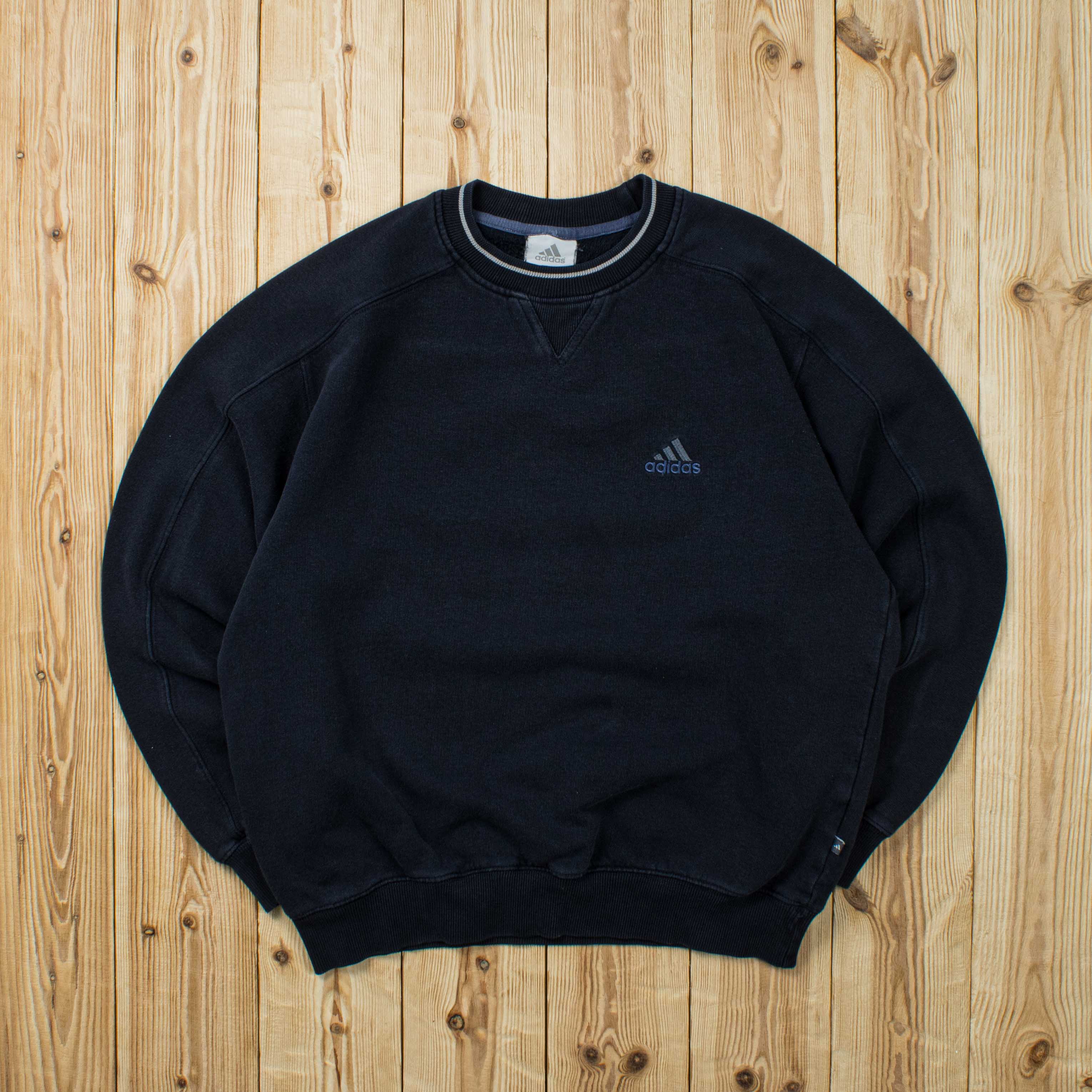 (S) Vintage Adidas Essential Embroidered Sweatshirt
