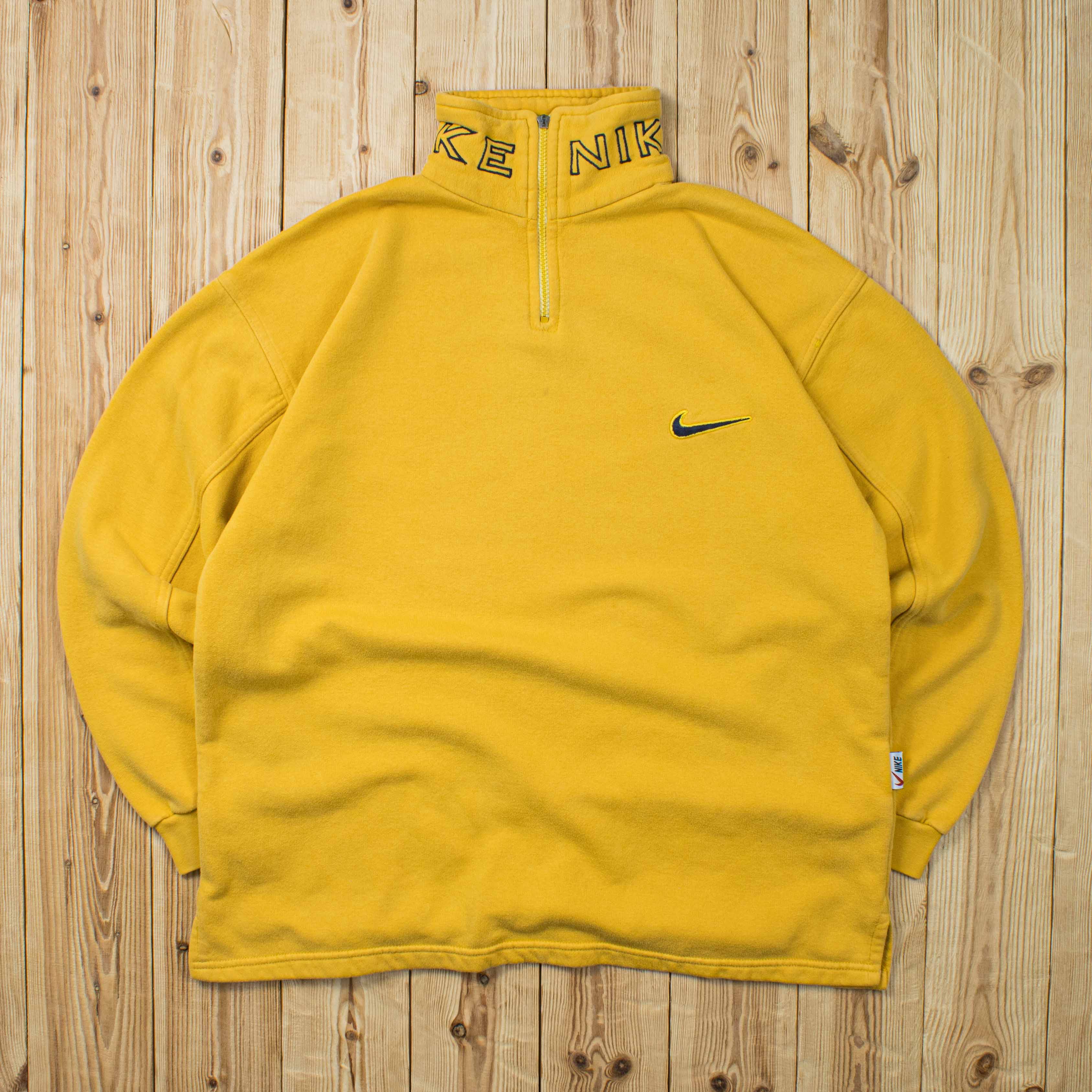 (M) Vintage Nike Essential Embroidered Quarter-Zip Sweatshirt