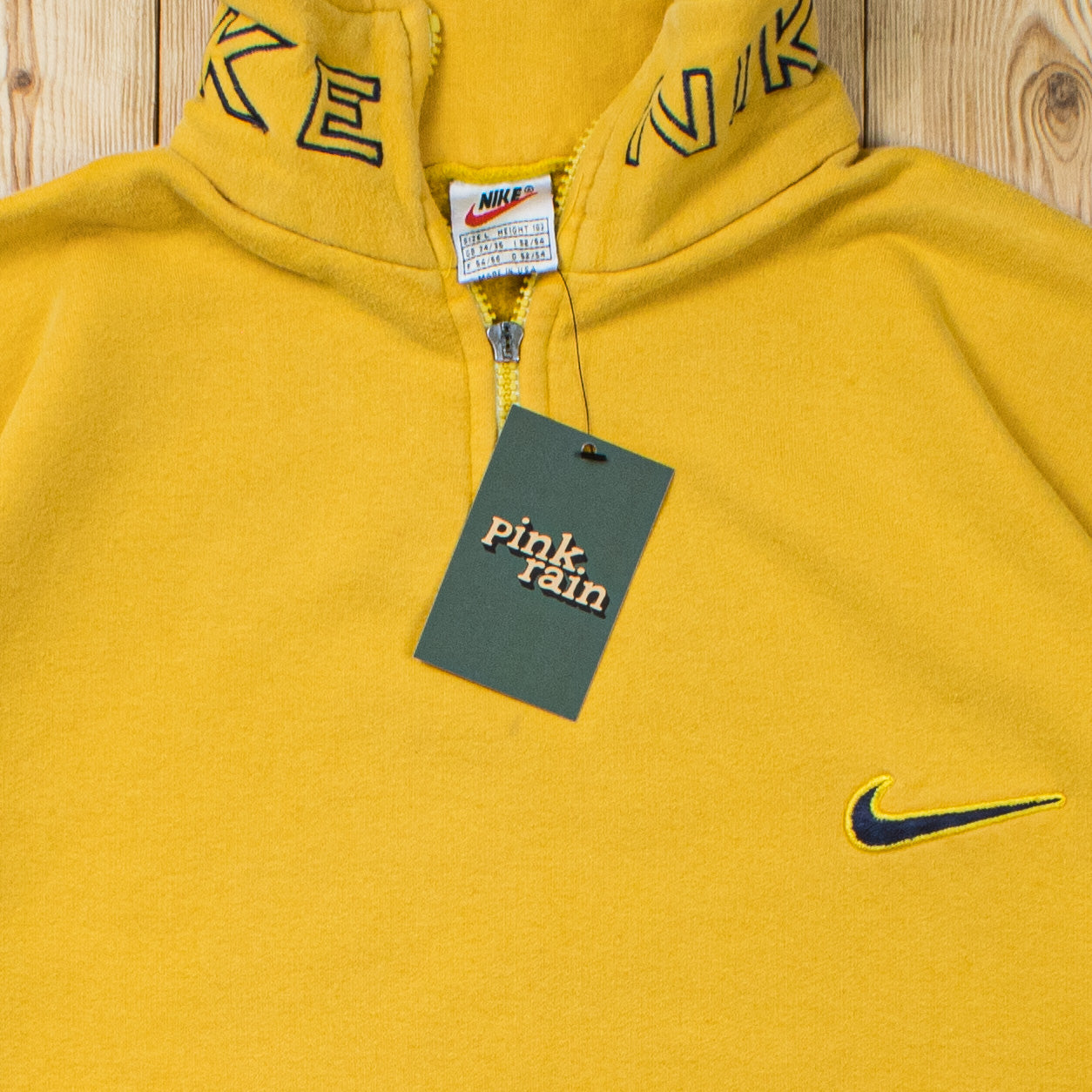 (M) Vintage Nike Essential Embroidered Quarter-Zip Sweatshirt