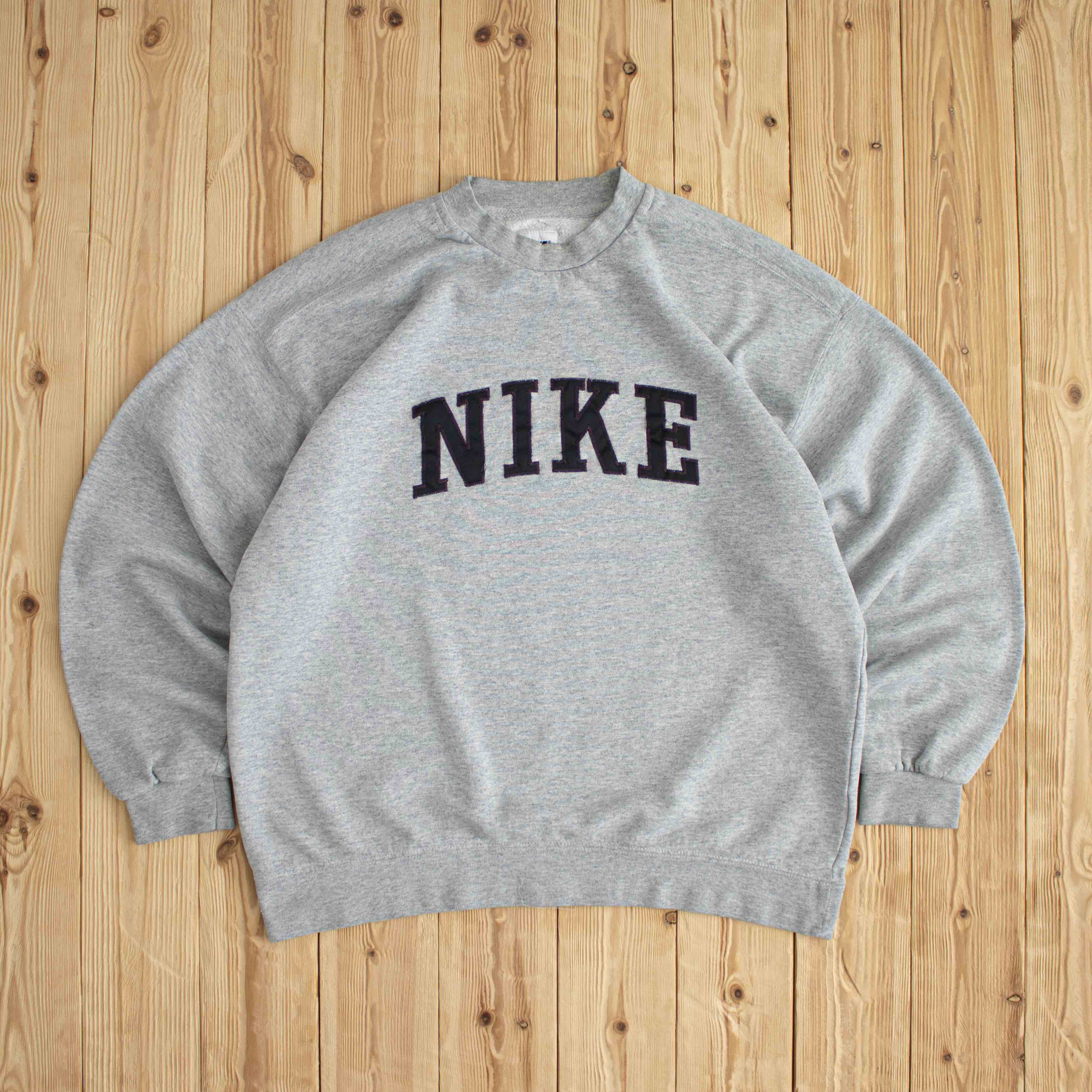 (L/XL) Nike Spell Out Vintage Embroidered Sweatshirt Gray