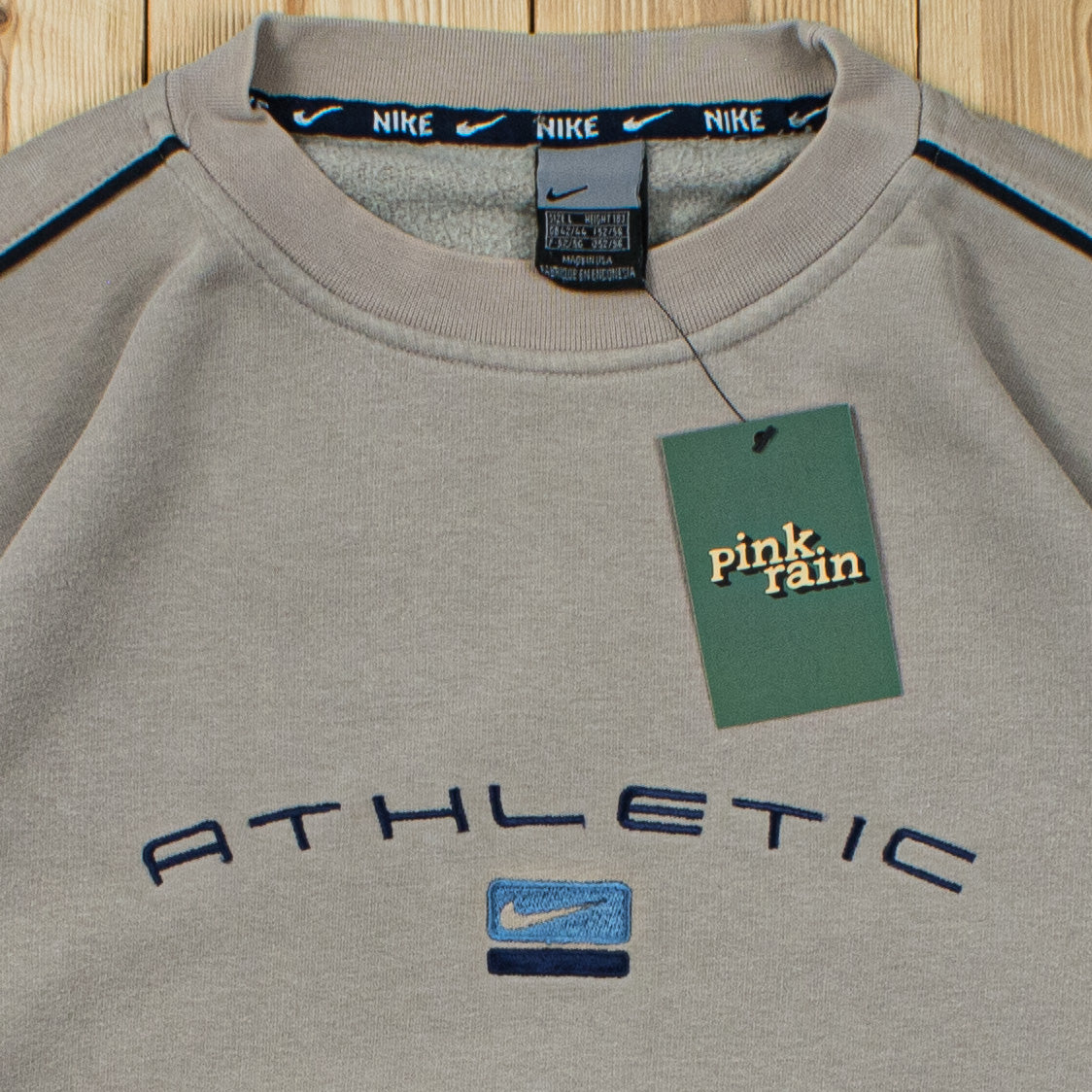 (L) Vintage Nike Athletic Embroidered Sweatshirt