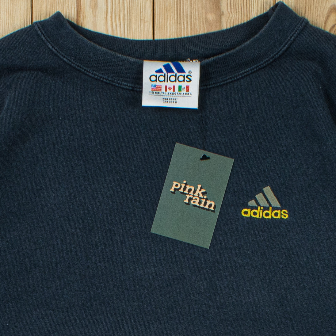 (XL) Vintage Adidas Essential Embroidered Sweatshirt