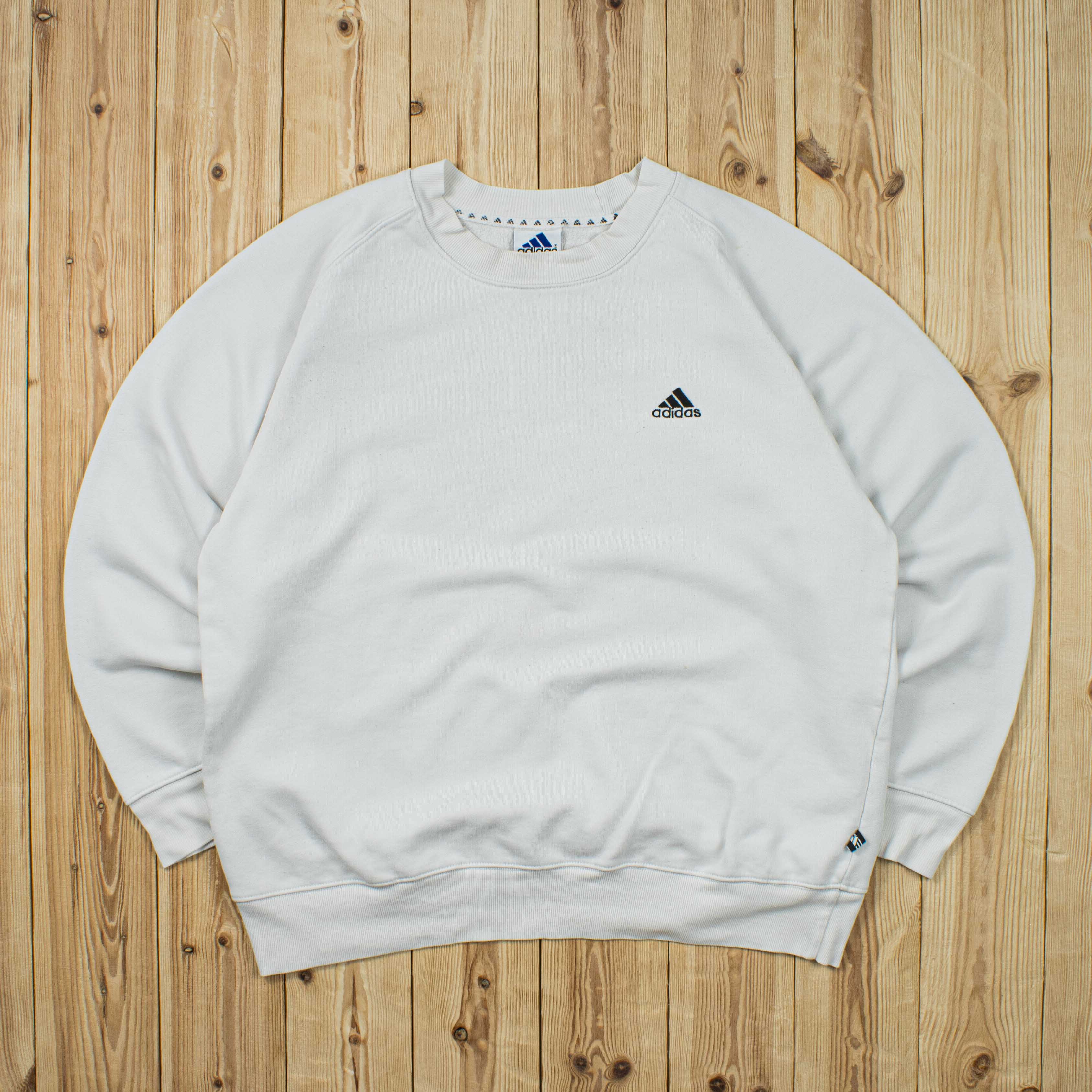 (M) Vintage Adidas Essential Embroidered Sweatshirt