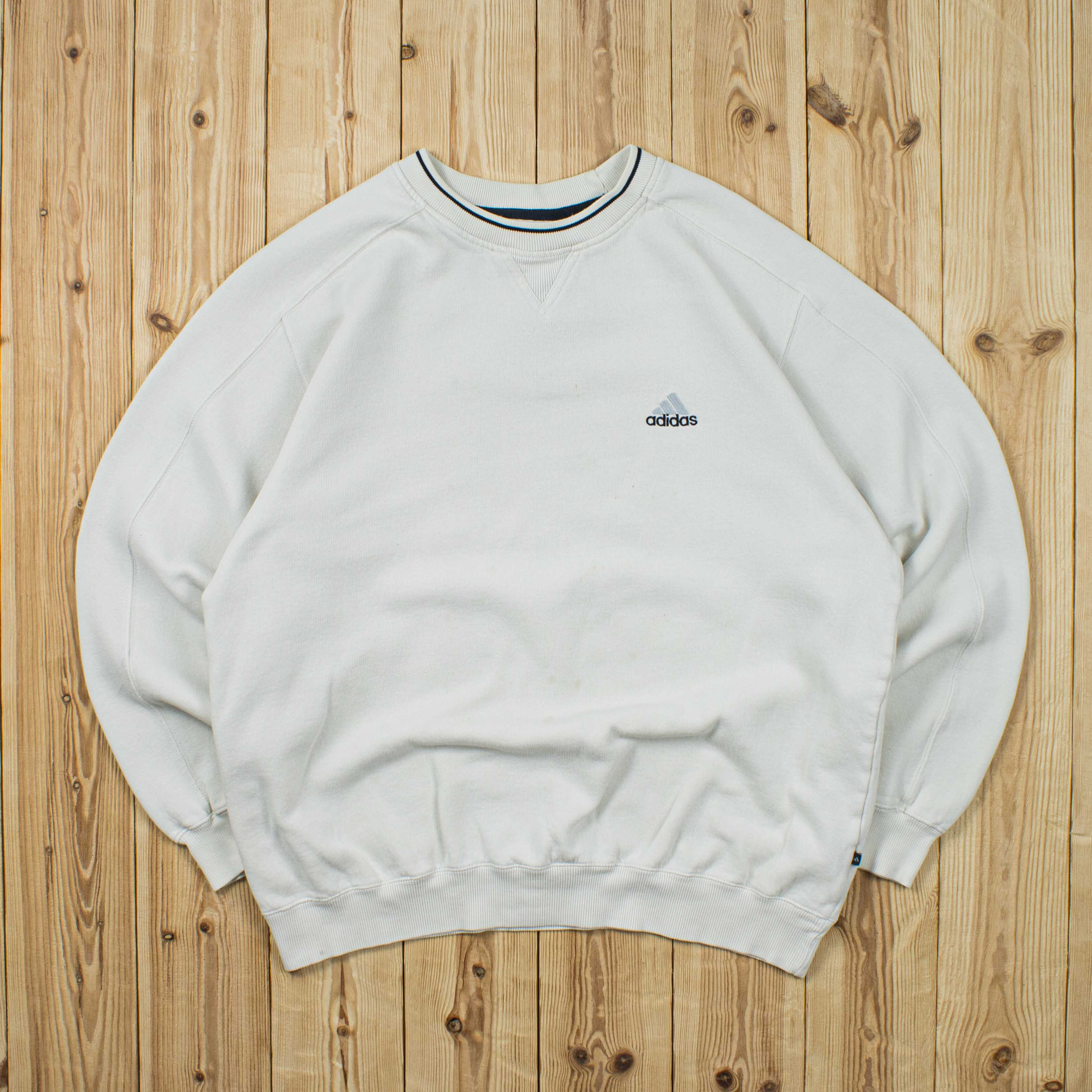 (S) Vintage Adidas Essential Embroidered Sweatshirt