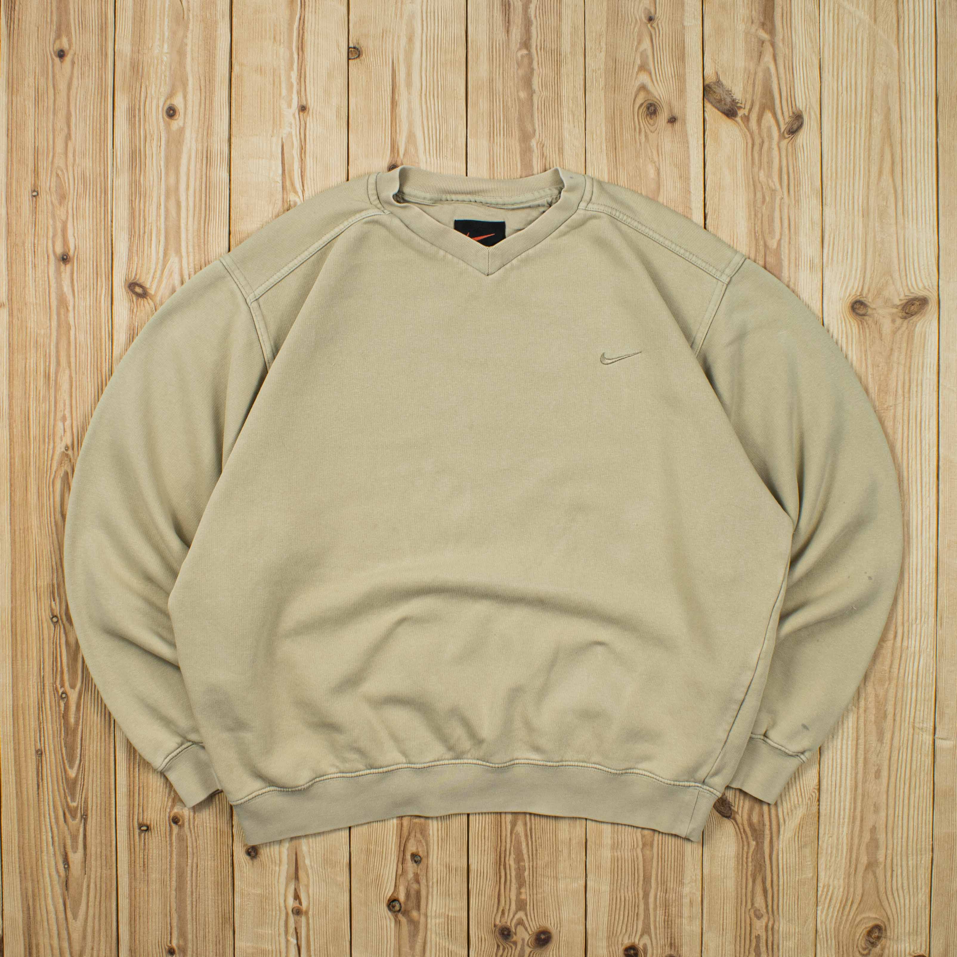 (M) Vintage Nike Essential Embroidered Sweatshirt