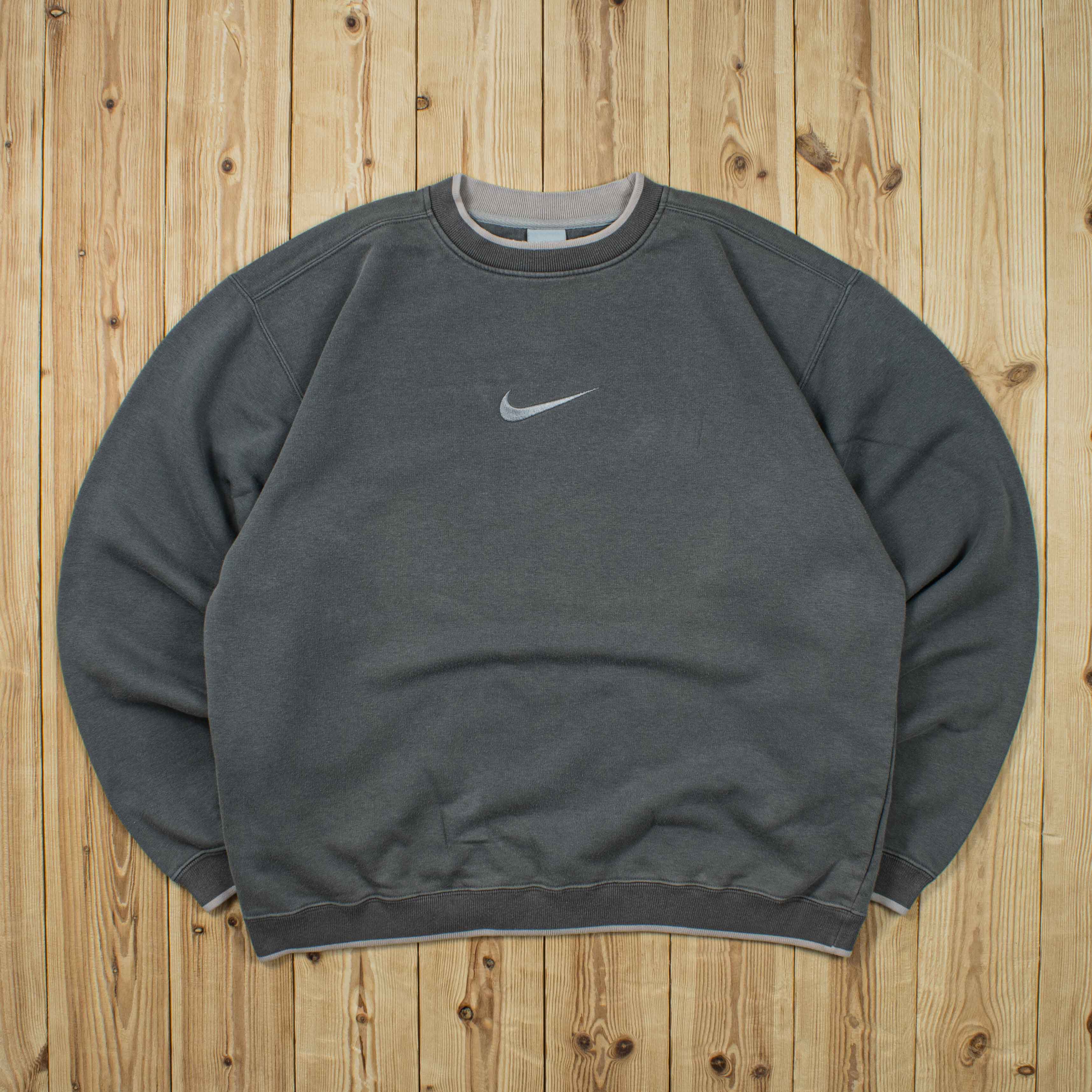 (L) Vintage Nike Swoosh Embroidered Sweatshirt