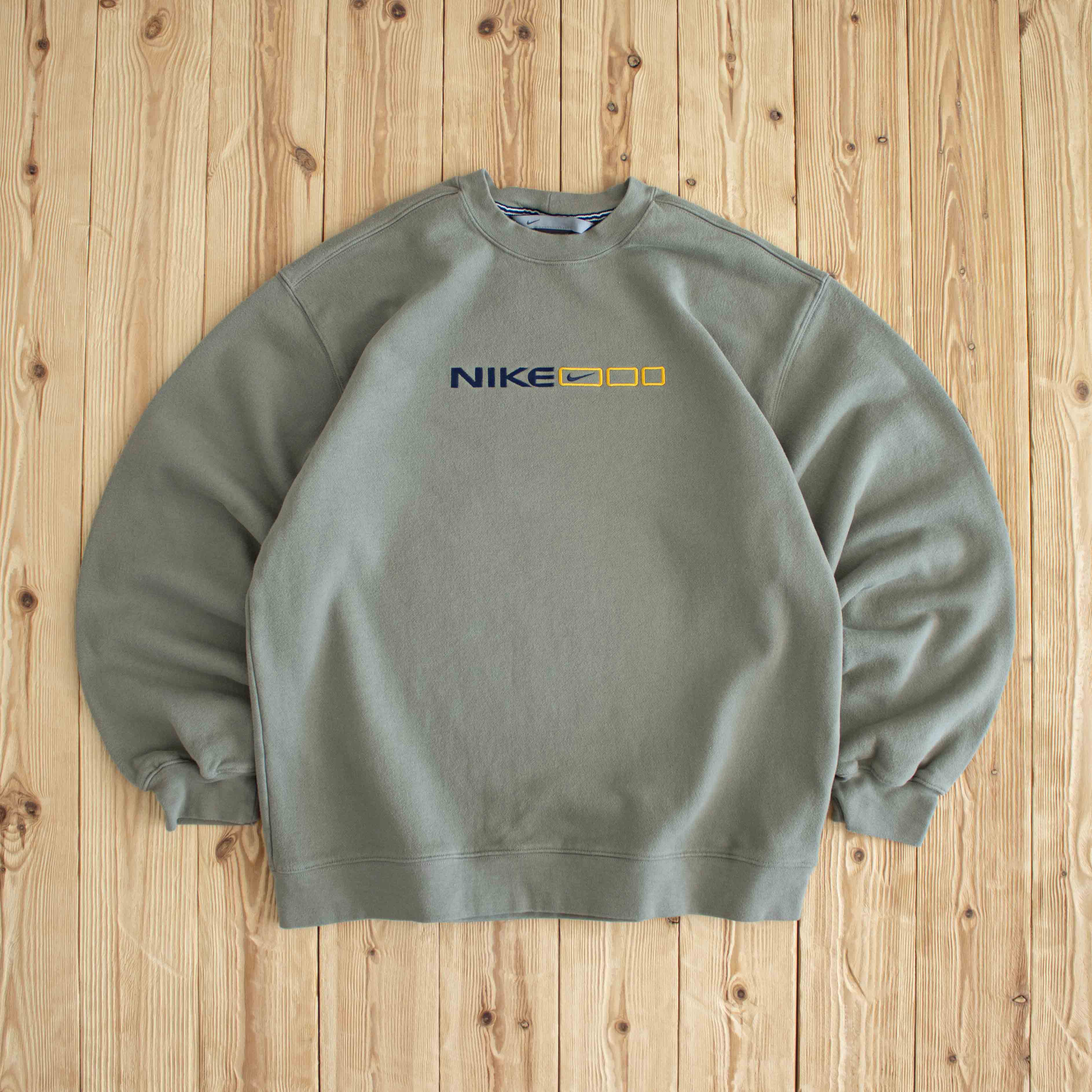 (M/L) Nike Spell Out Vintage Embroidered Sweatshirt Khaki