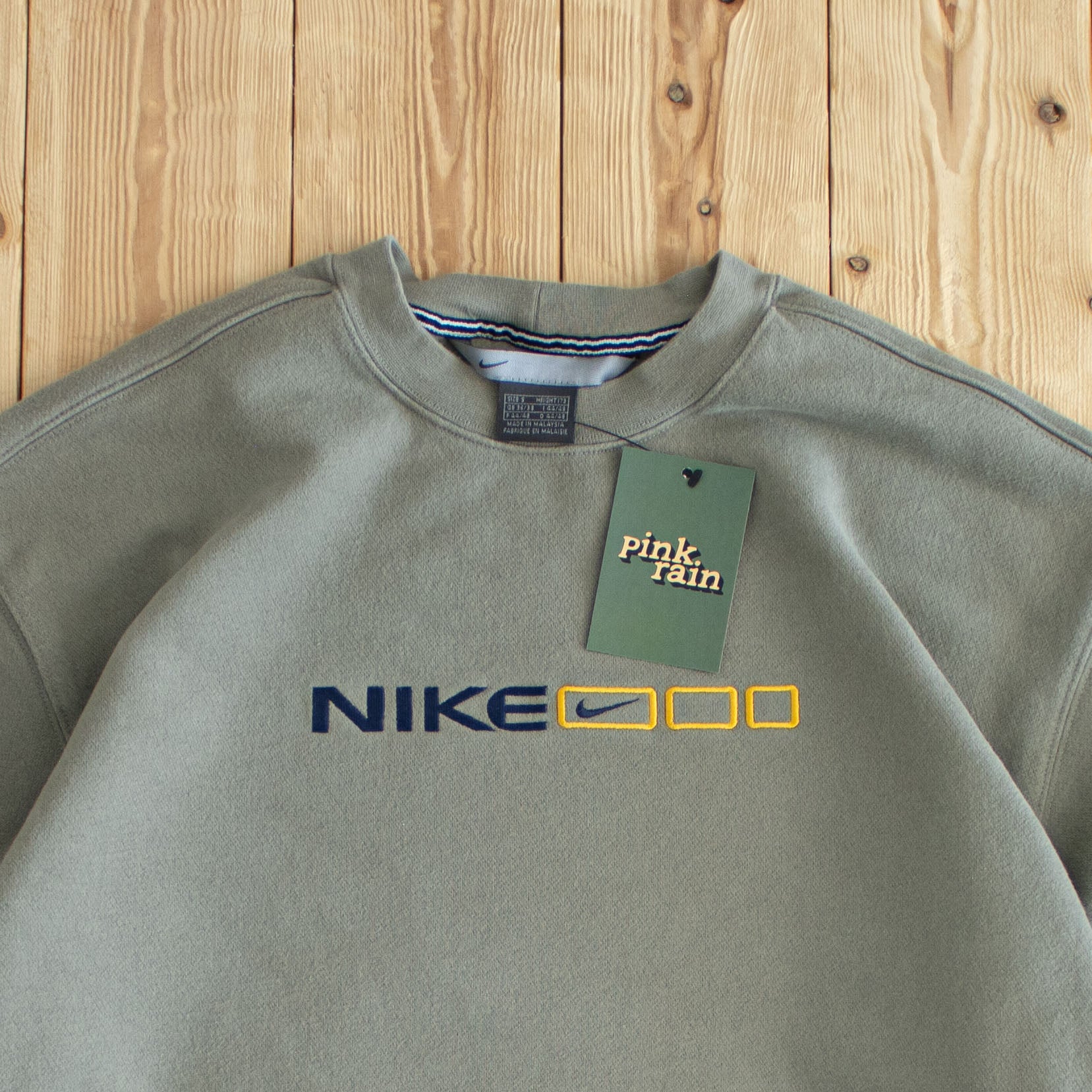 (M/L) Nike Spell Out Vintage Embroidered Sweatshirt Khaki