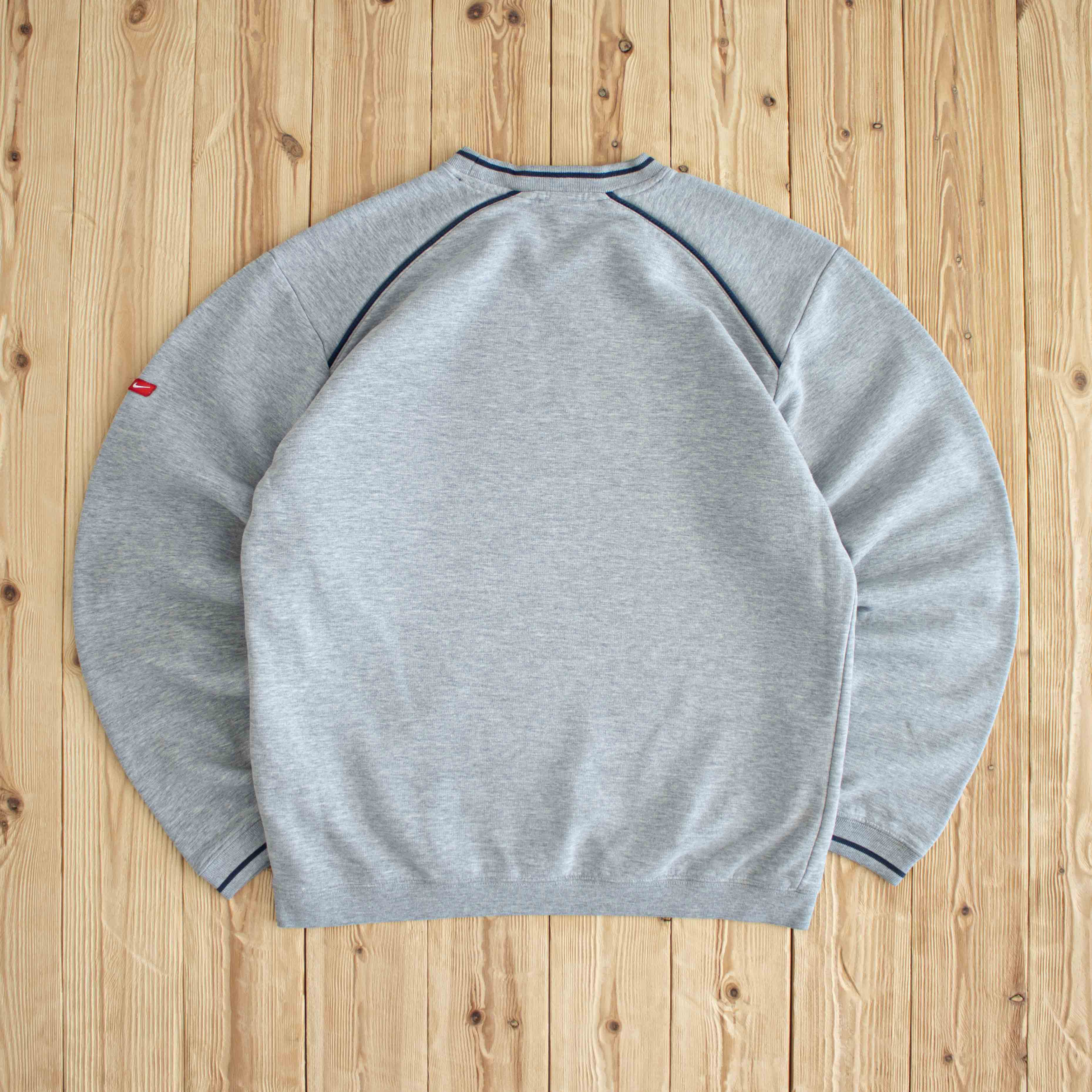 (L) Nike Spell Out Vintage Embroidered Sweatshirt Gray