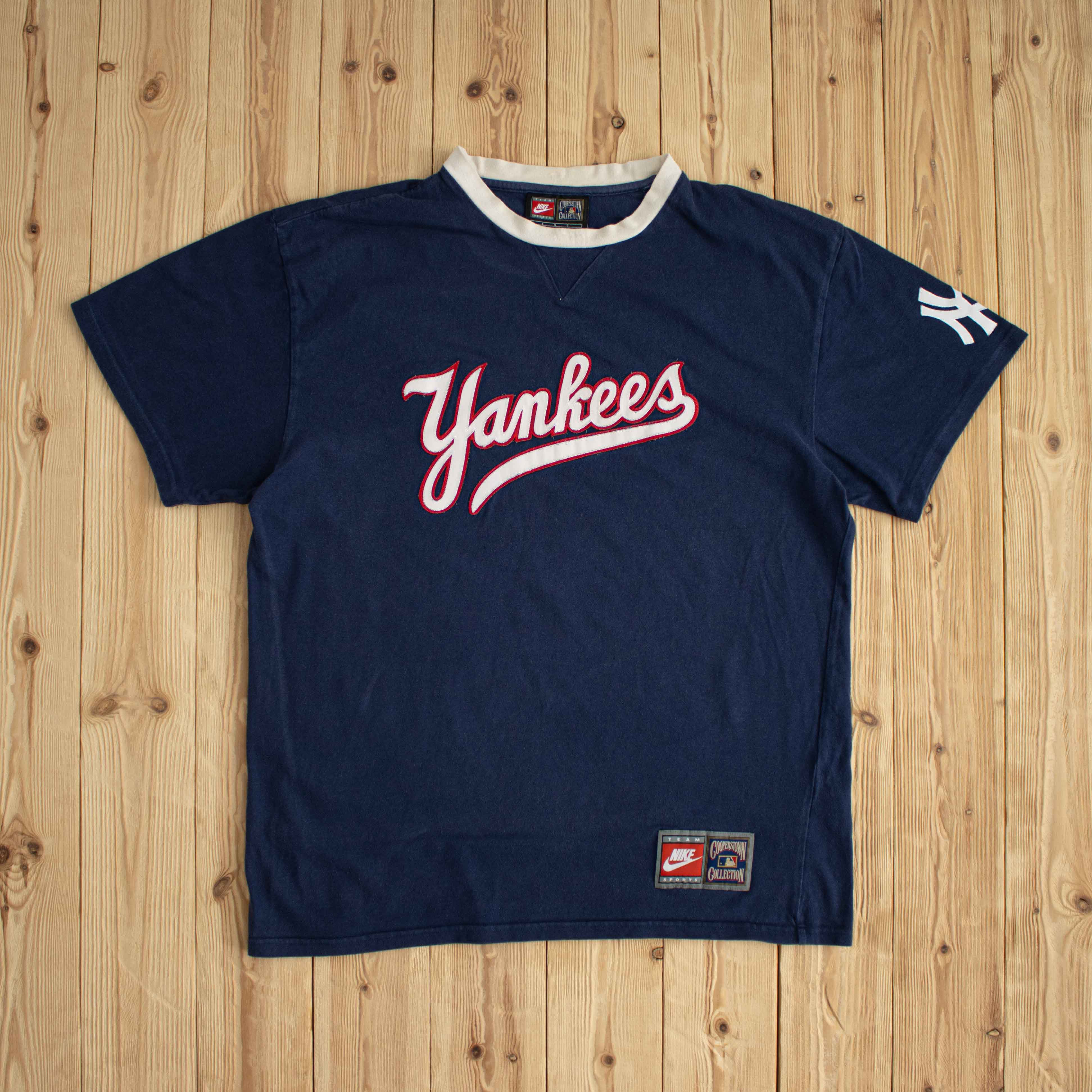 (L/XL) Nike New York Yankees Vintage Embroidered T-Shirt Blue