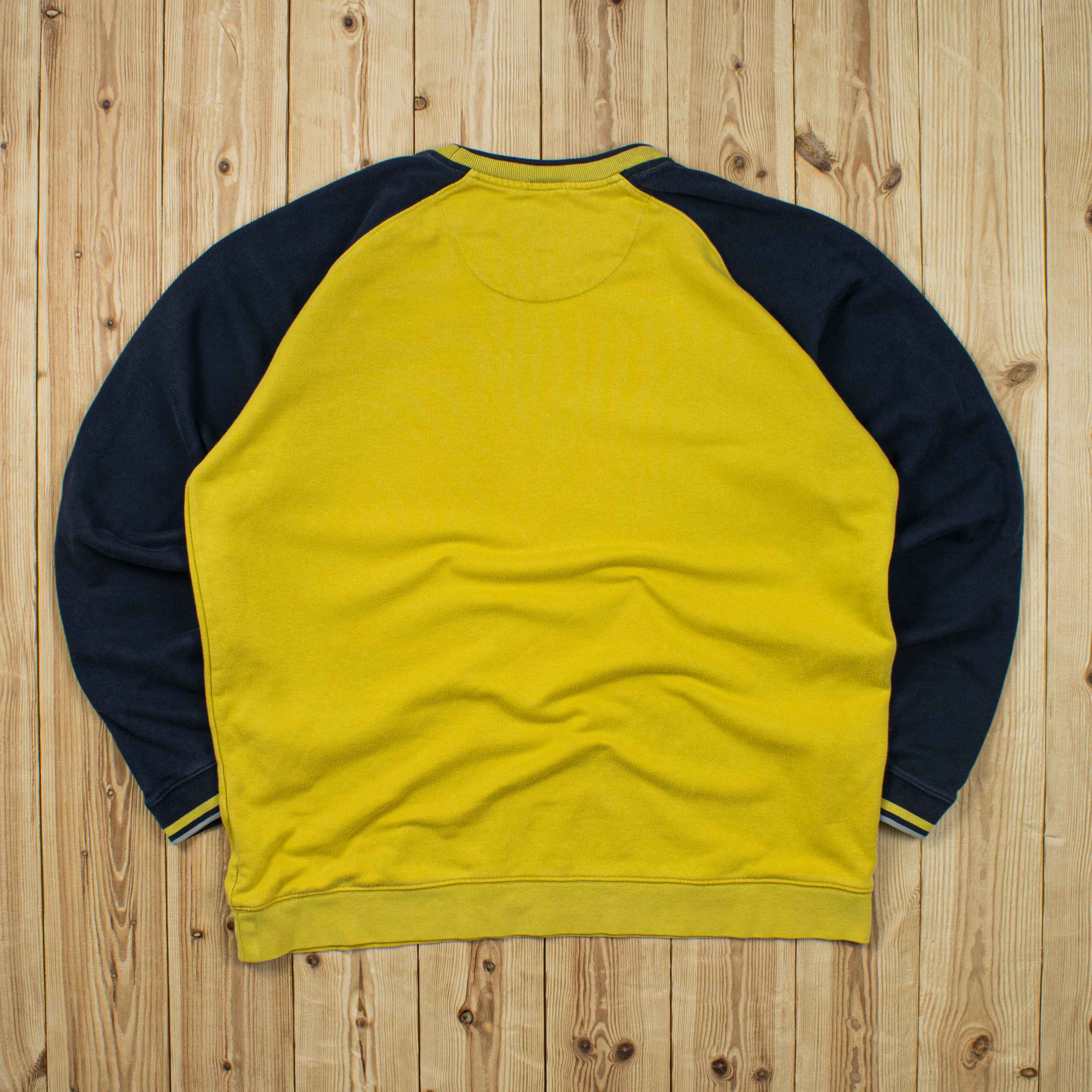 (L) Vintage Nike Essential Embroidered Sweatshirt