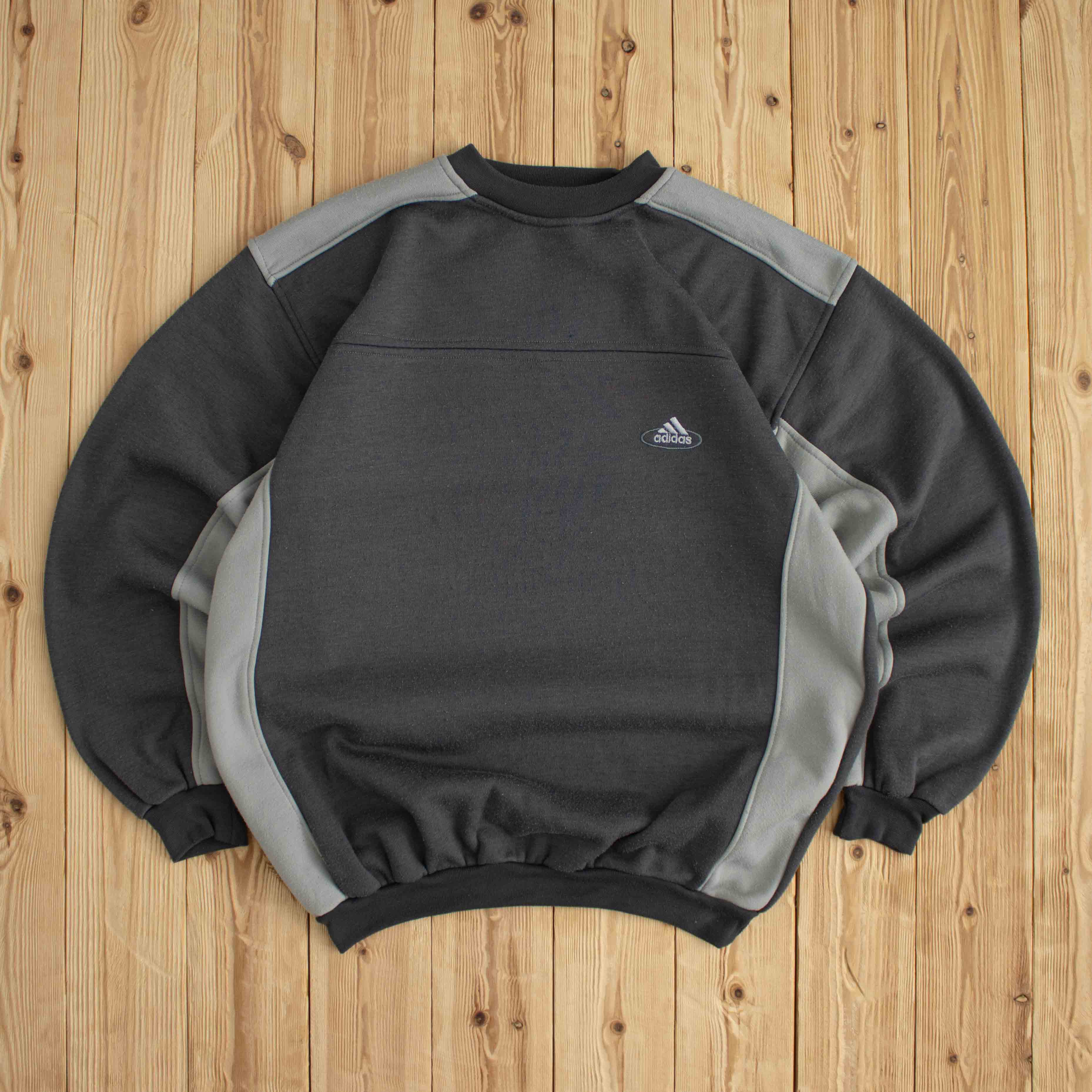 (XL) Adidas Vintage Embroidered Sweatshirt Gray