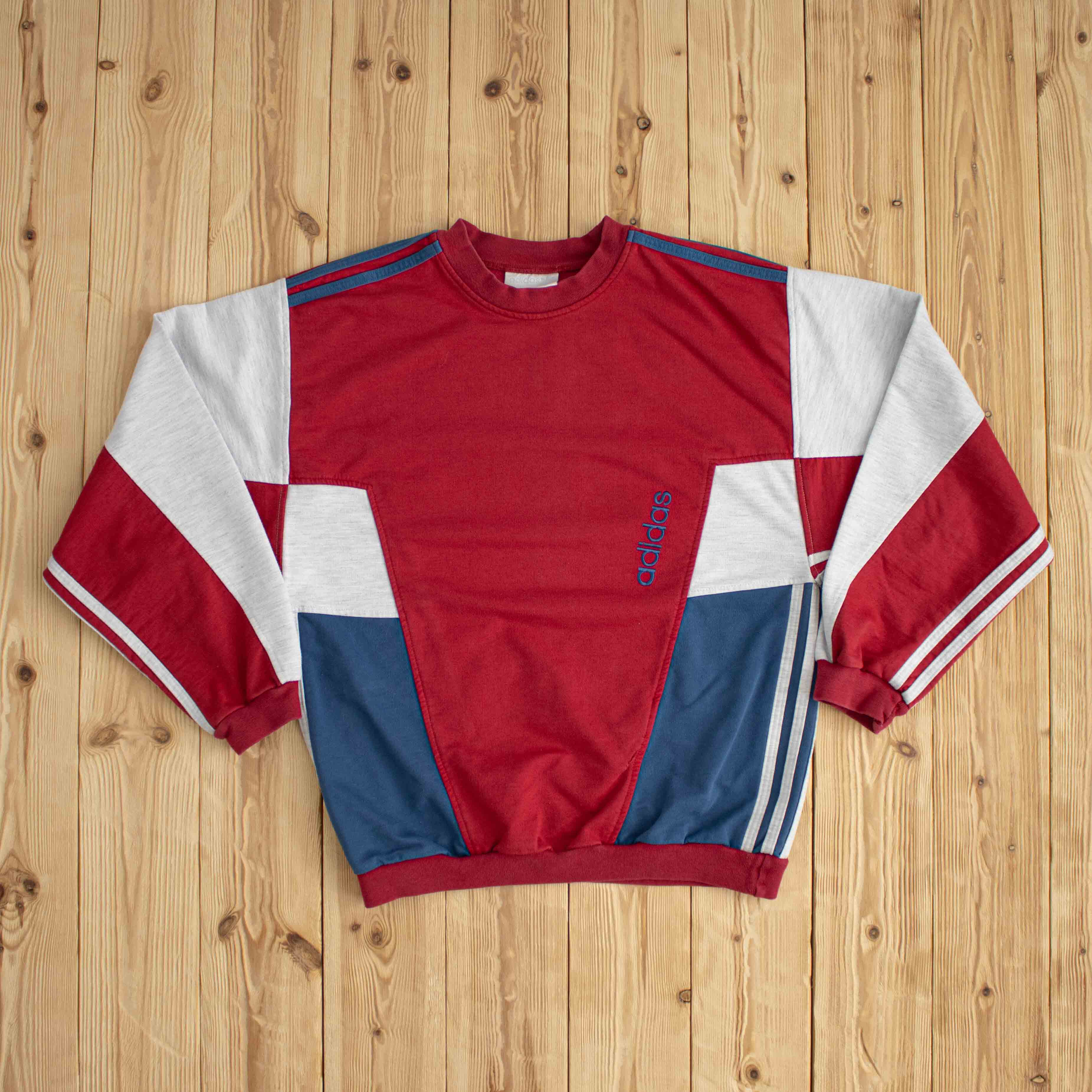 (S) Adidas Vintage Embroidered Sweatshirt Red