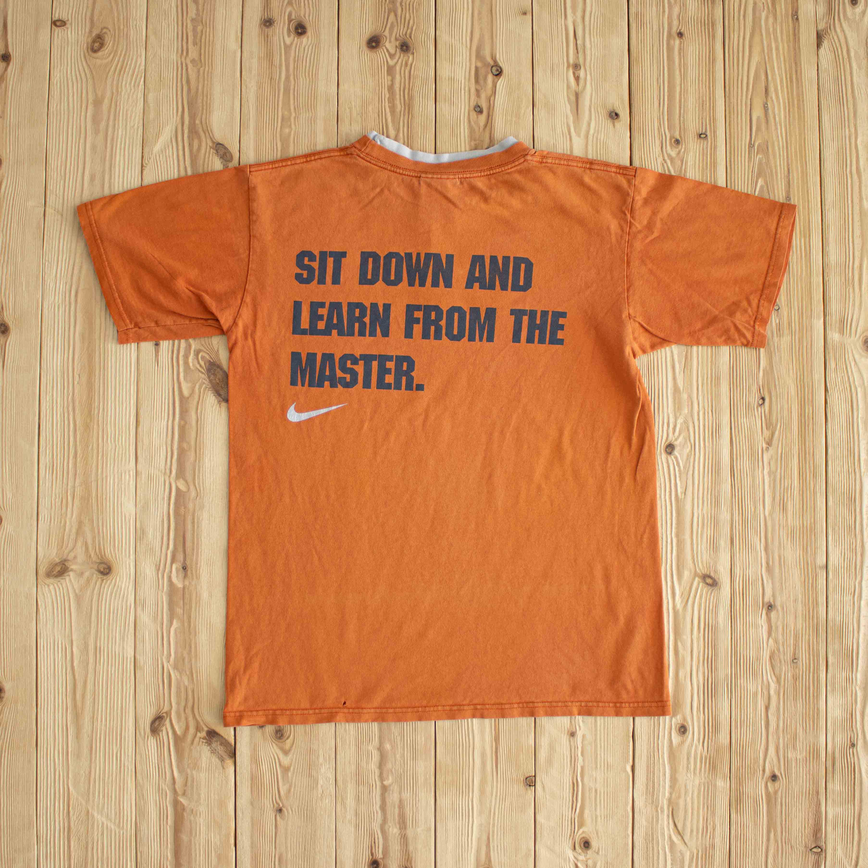 (S) Nike 'Sit Down And Learn From The Master' Vintage T-Shirt Orange