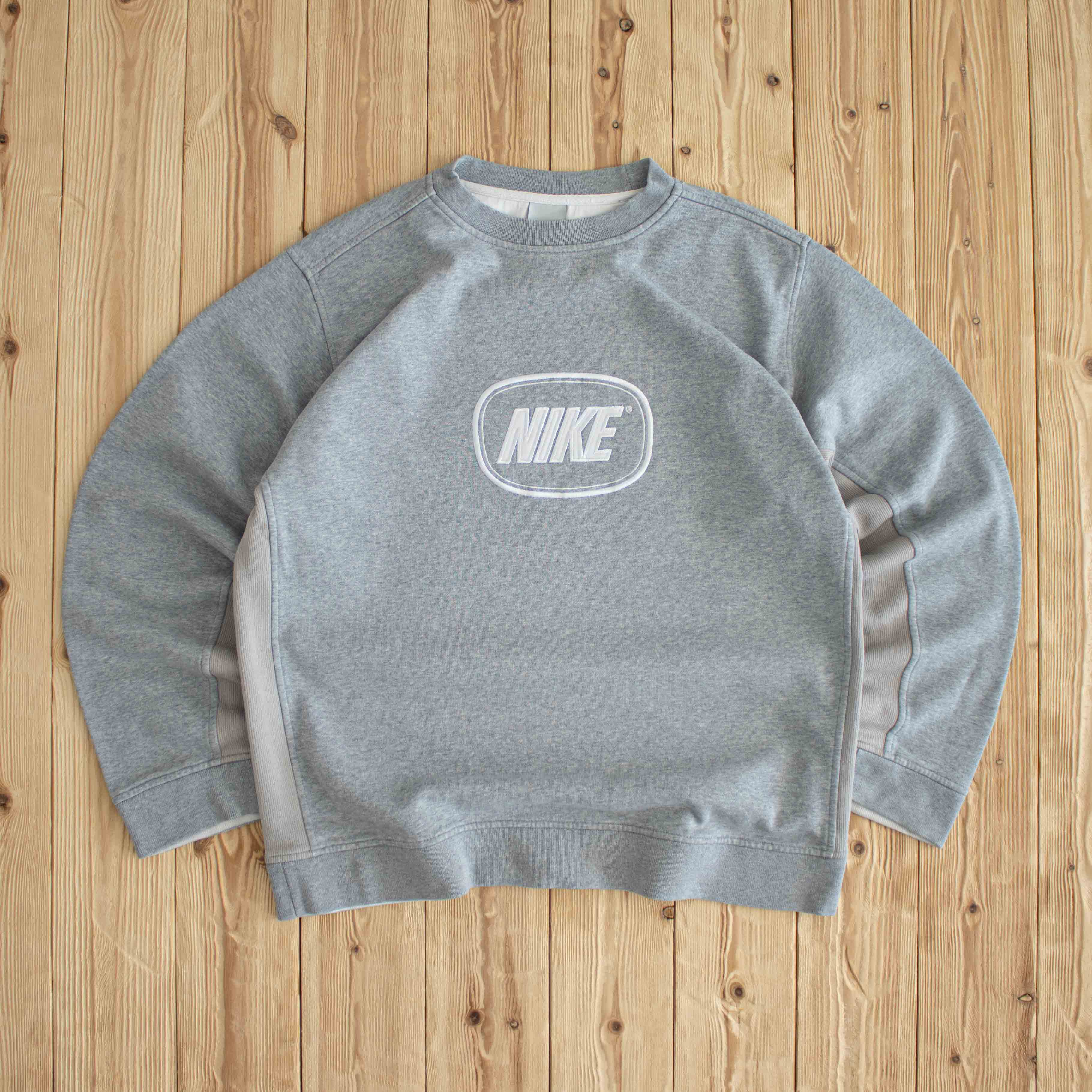 (M/L) Nike Spell Out Vintage Embroidered Sweatshirt Gray
