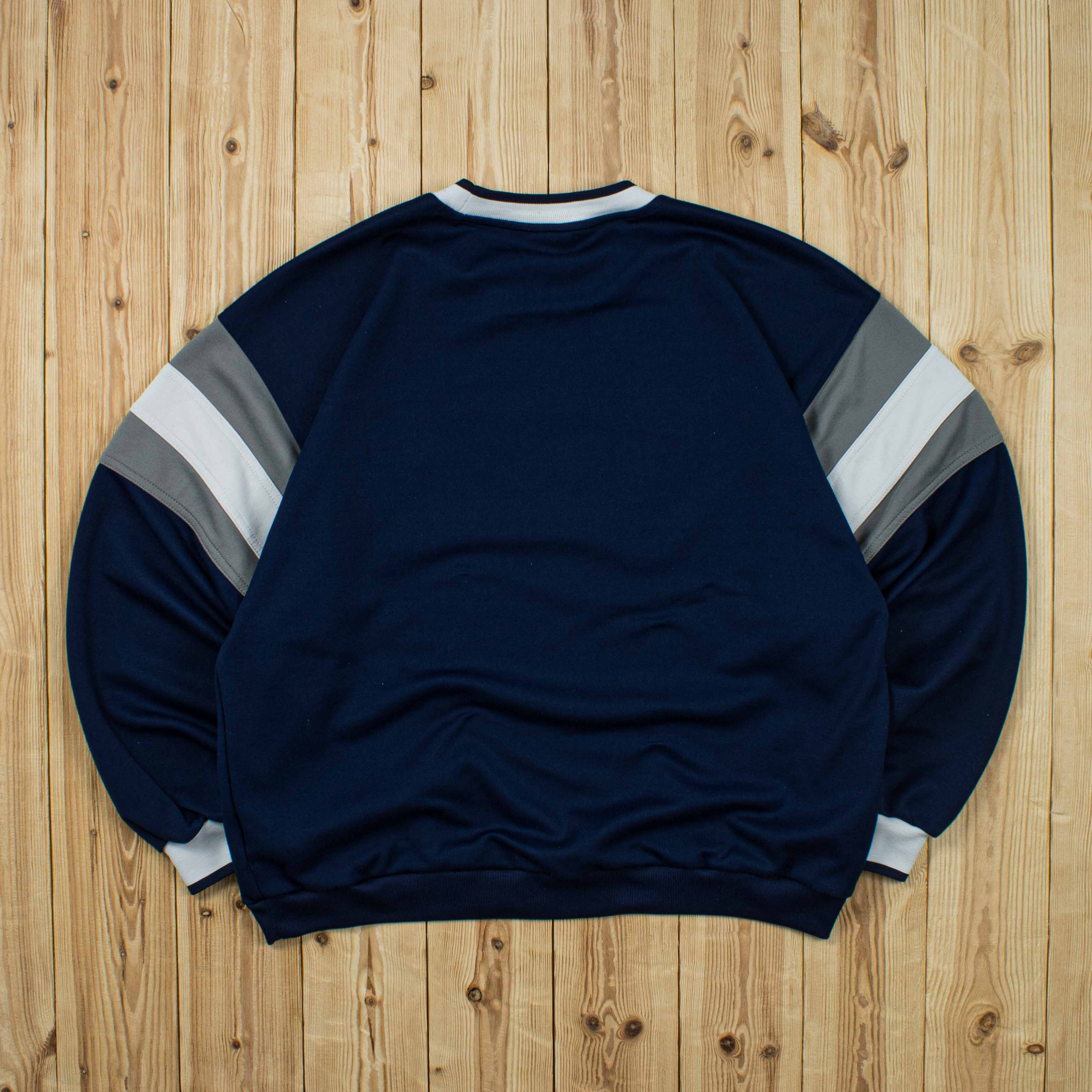 (L) Vintage Nike Spell Out Embroidered Sweatshirt