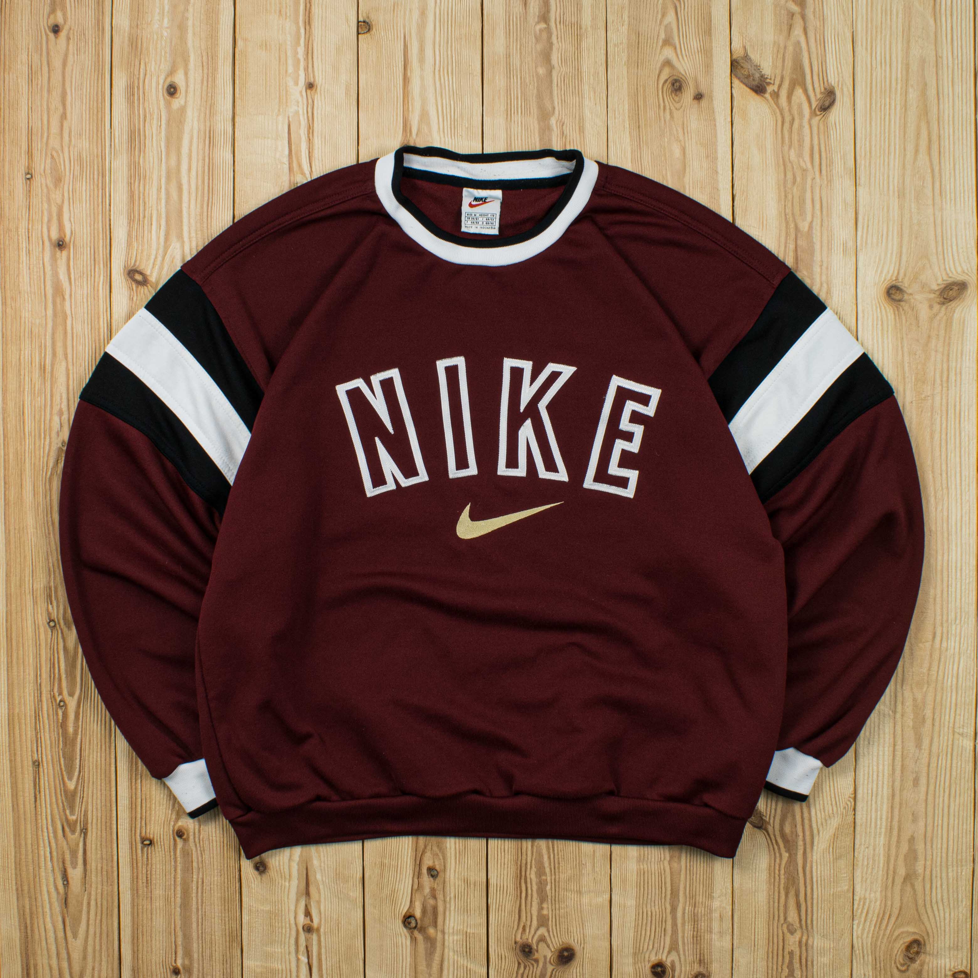 (M) Vintage Nike Spell Out Embroidered Sweatshirt
