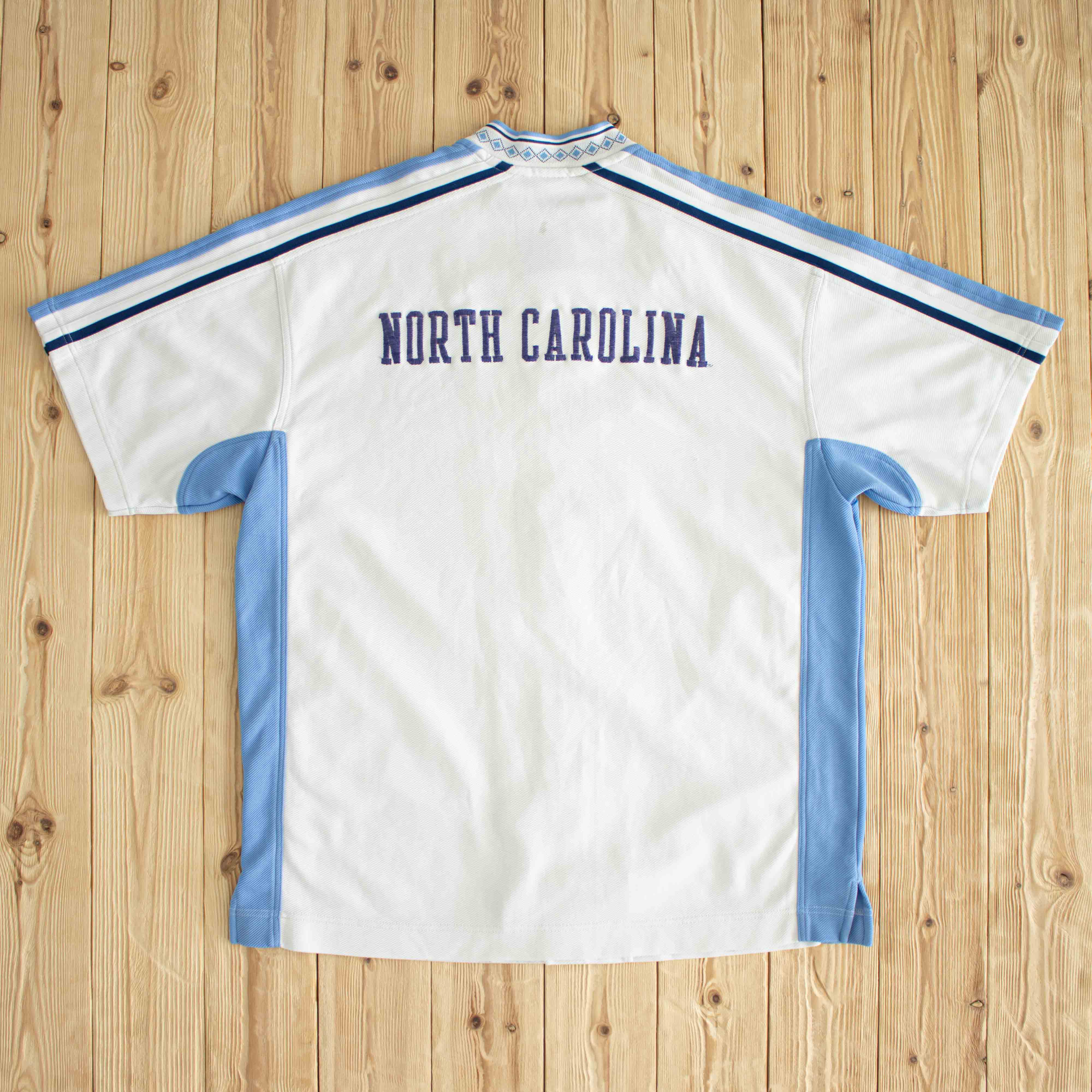 (L/XL) Nike North Carolina Vintage Embroidered Button Up Shirt White