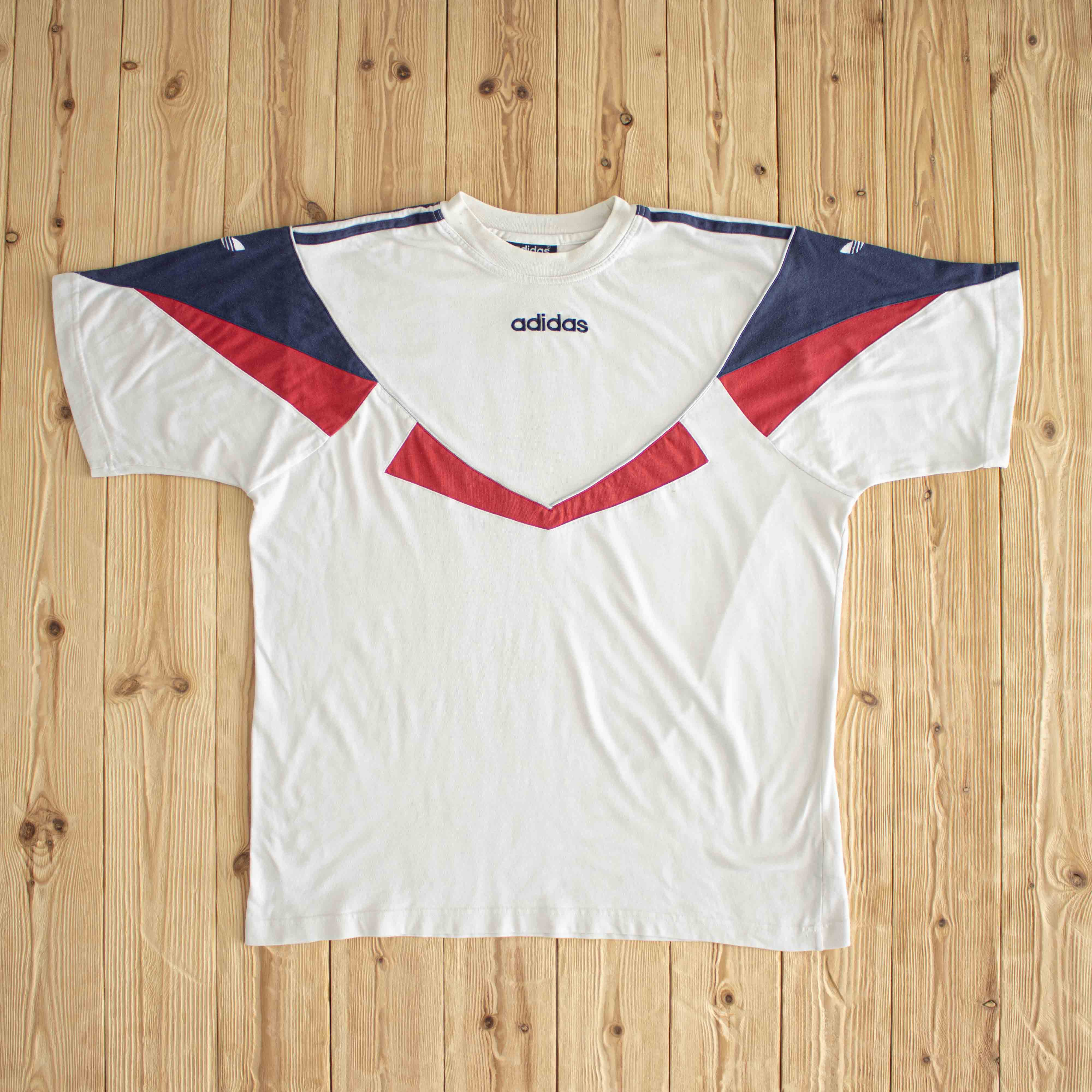 (L) Adidas Vintage Embroidered T-Shirt White