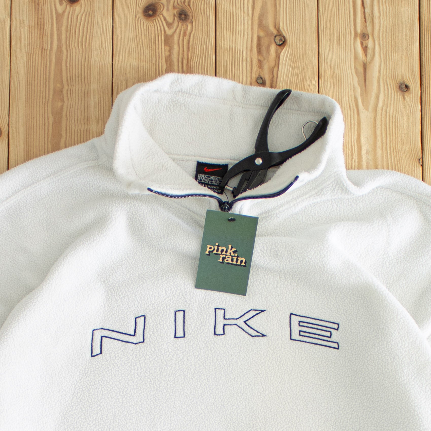 (L) Nike Spell Out Vintage Embroidered Fleece Quarter-Zip White
