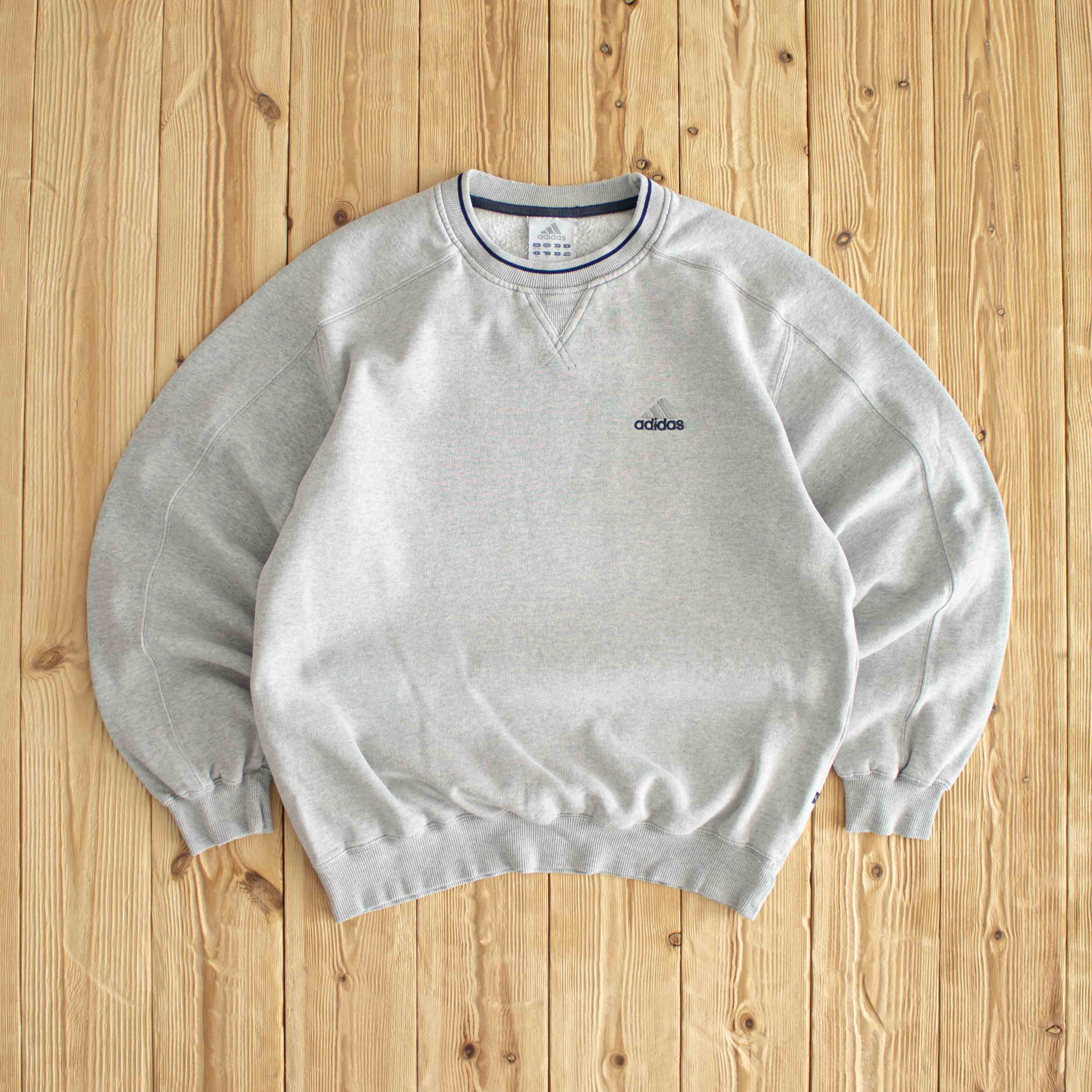(S) Adidas Vintage Embroidered Sweatshirt Gray