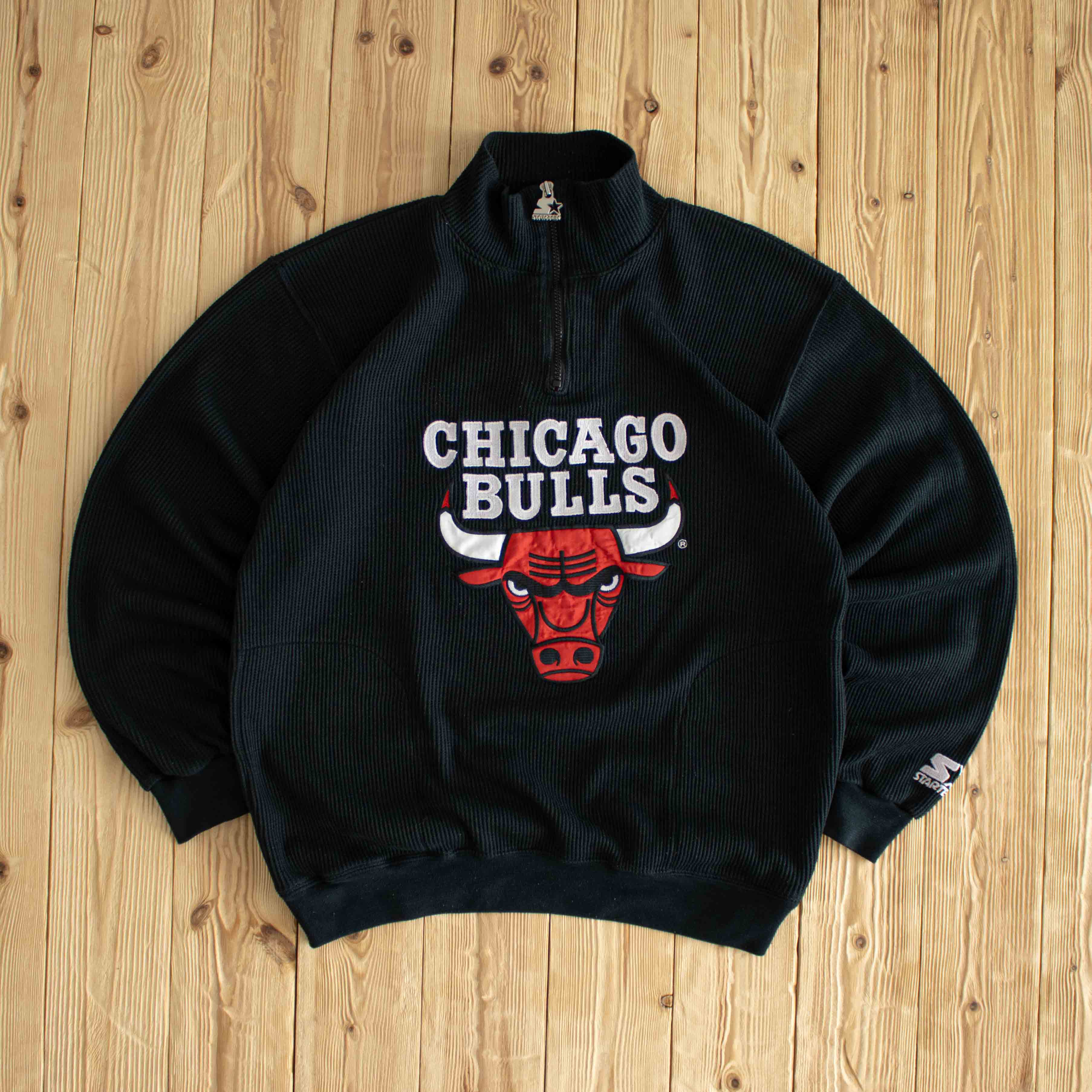 (L) Starter Chicago Bulls Vintage Embroidered Quarter-Zip Black