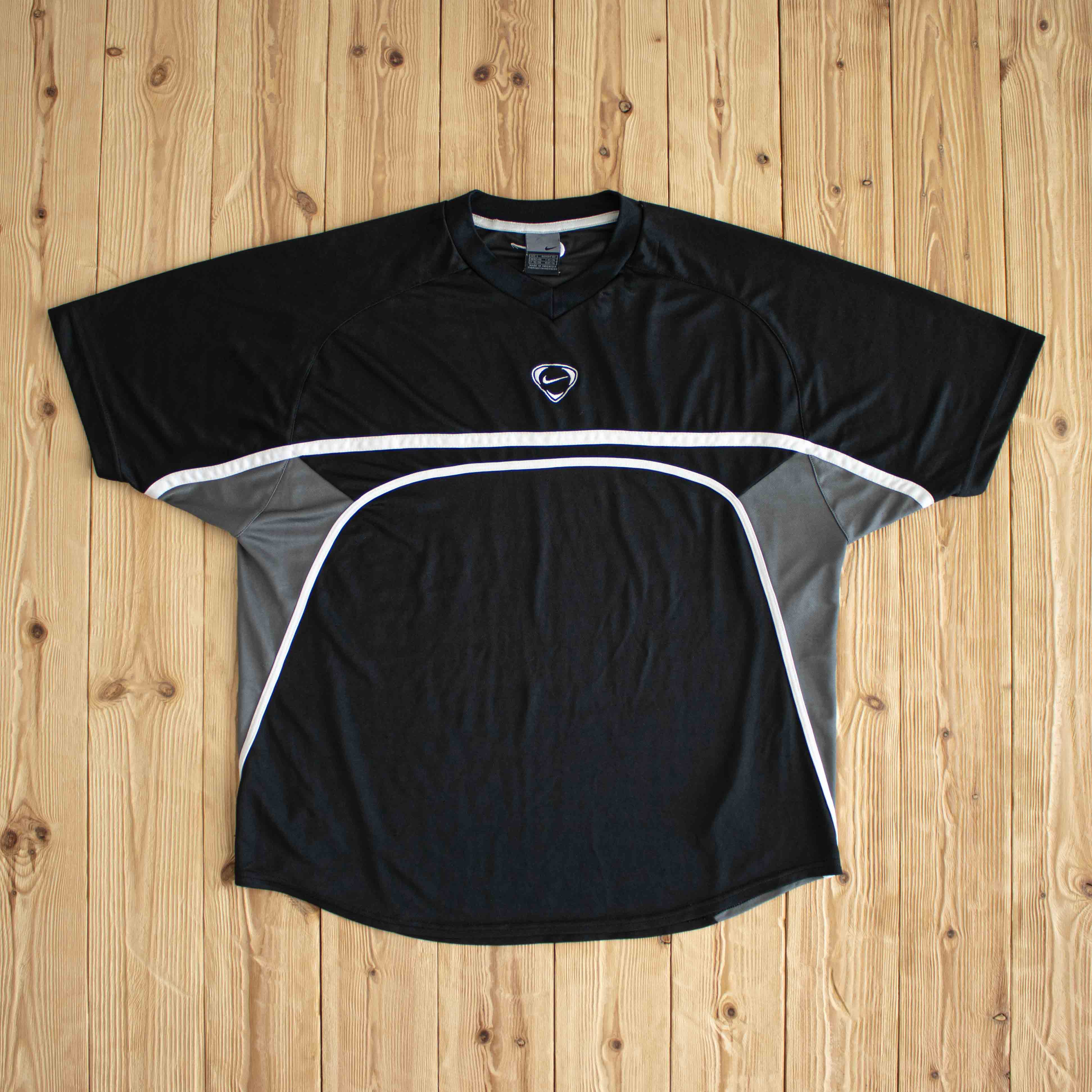 (L) Nike Center Swoosh Vintage Embroidered T-Shirt Black
