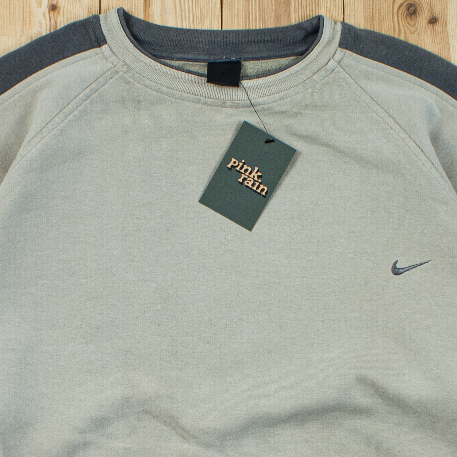 (L) Vintage Nike Essential Embroidered Sweatshirt