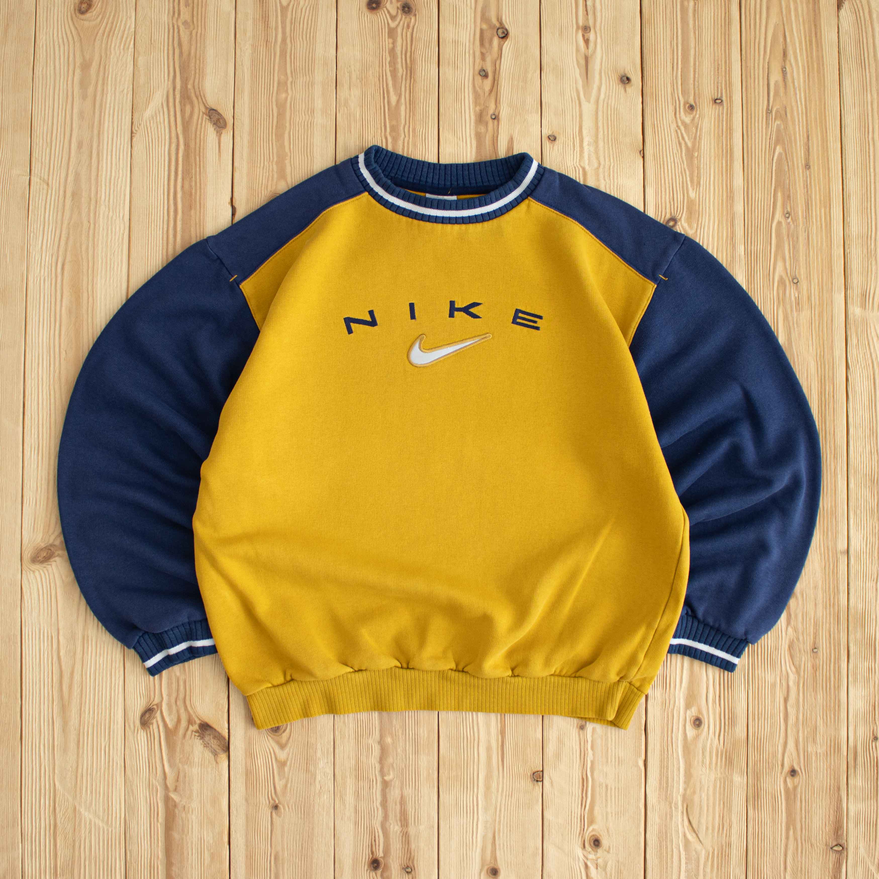 (S) Nike Spell Out Vintage Embroidered Sweatshirt Yellow