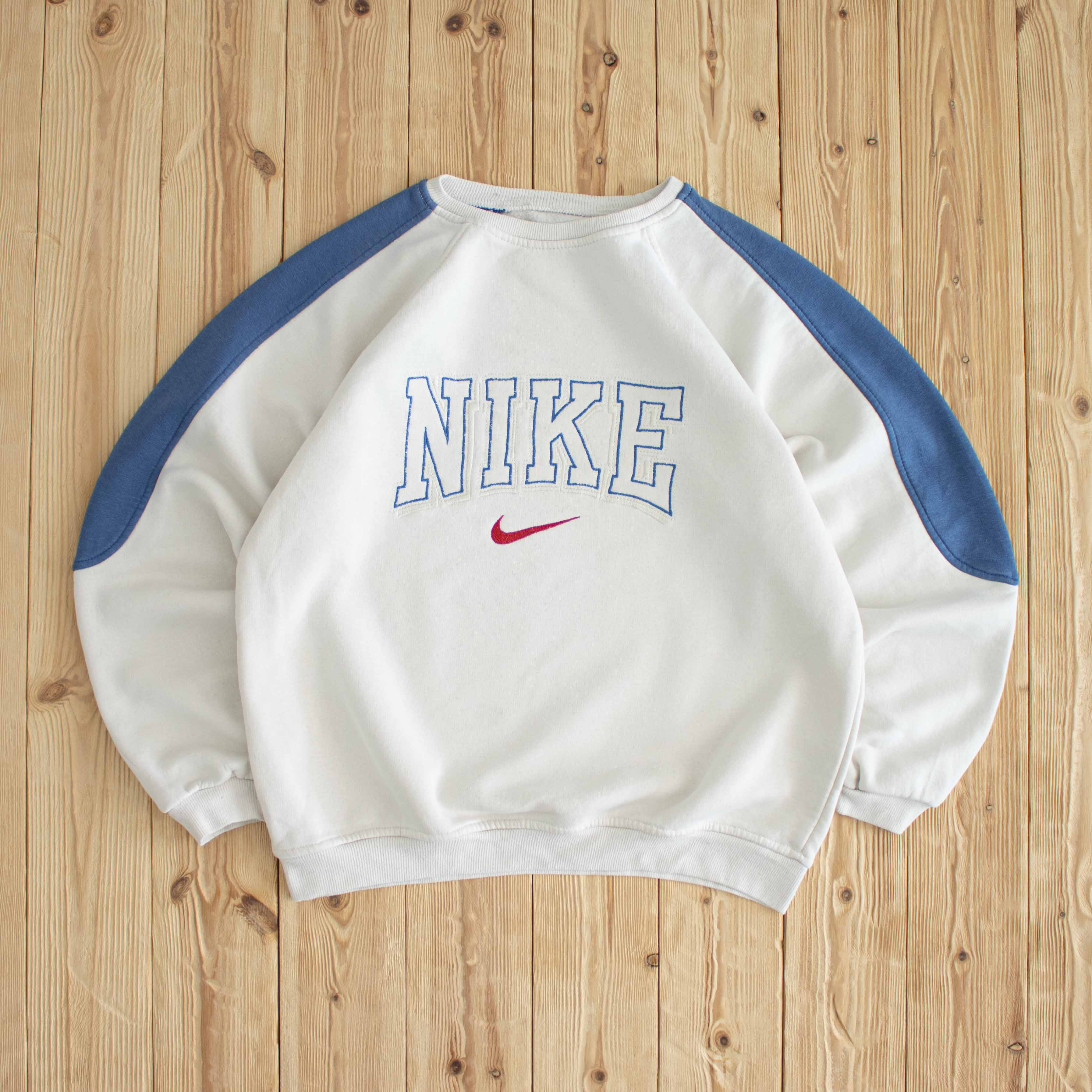 (M) Nike Spell Out Vintage Embroidered Sweatshirt Beige