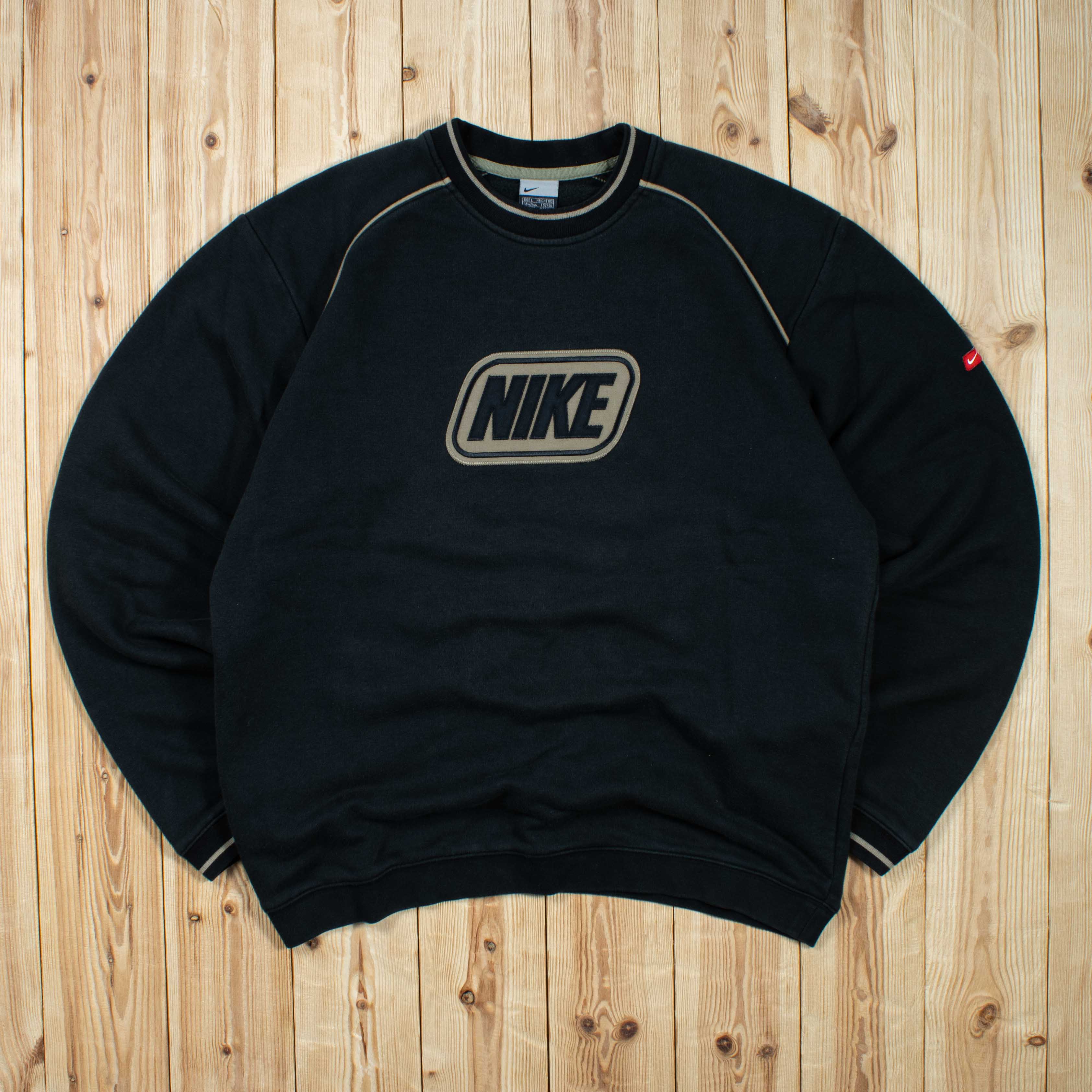 (M) Vintage Nike Spell Out Embroidered Sweatshirt