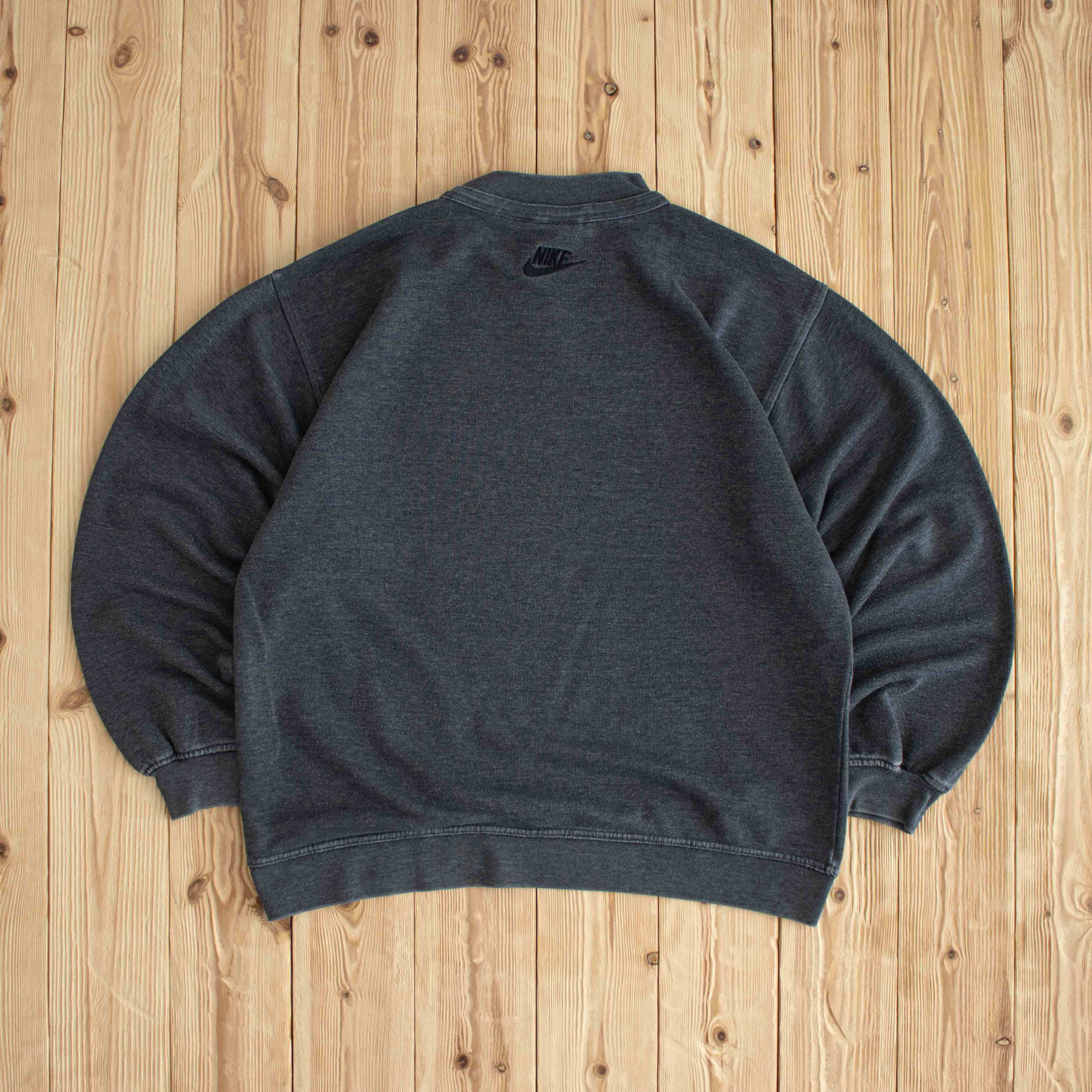 (M) Nike Swoosh Vintage Embroidered Sweatshirt Gray