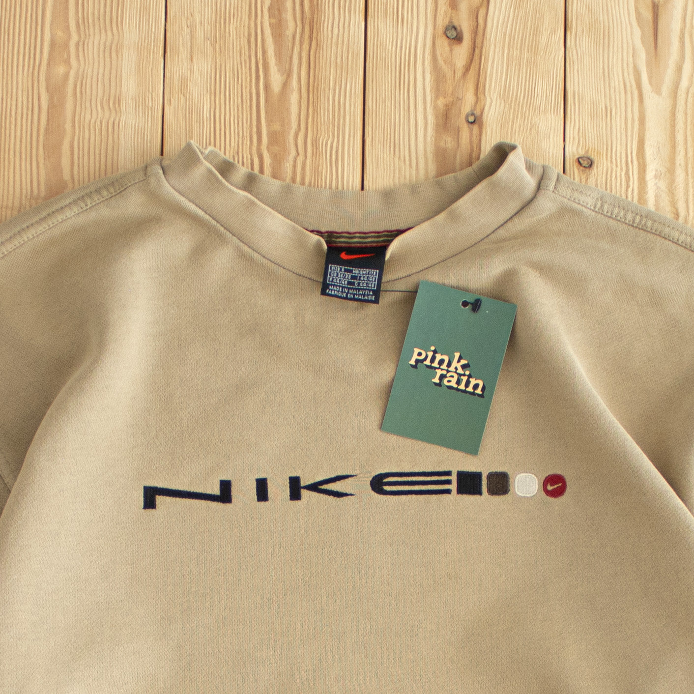 (S) Nike Spell Out Vintage Embroidered Sweatshirt Beige