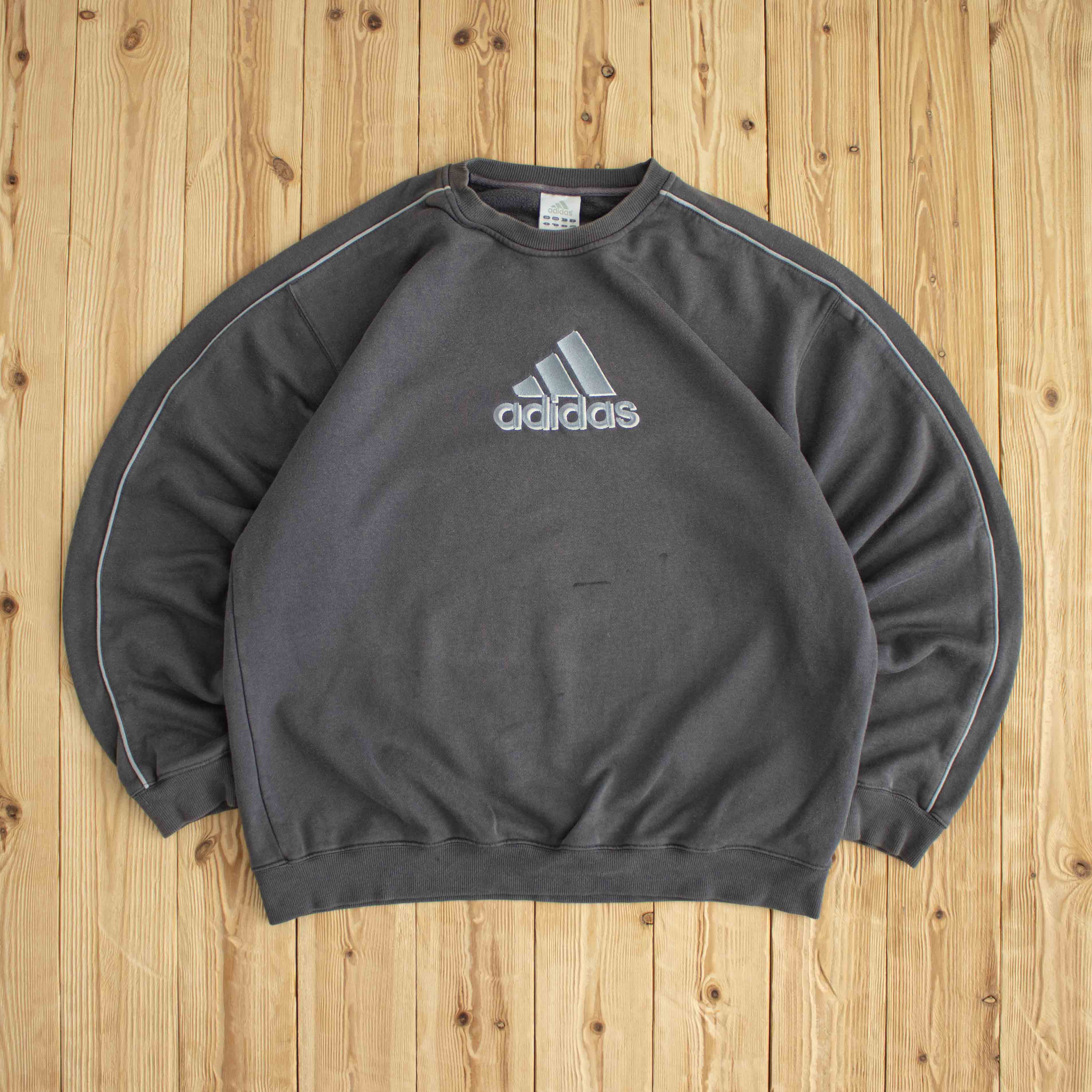 (L/XL) Adidas Logo Vintage Embroidered Sweatshirt Gray