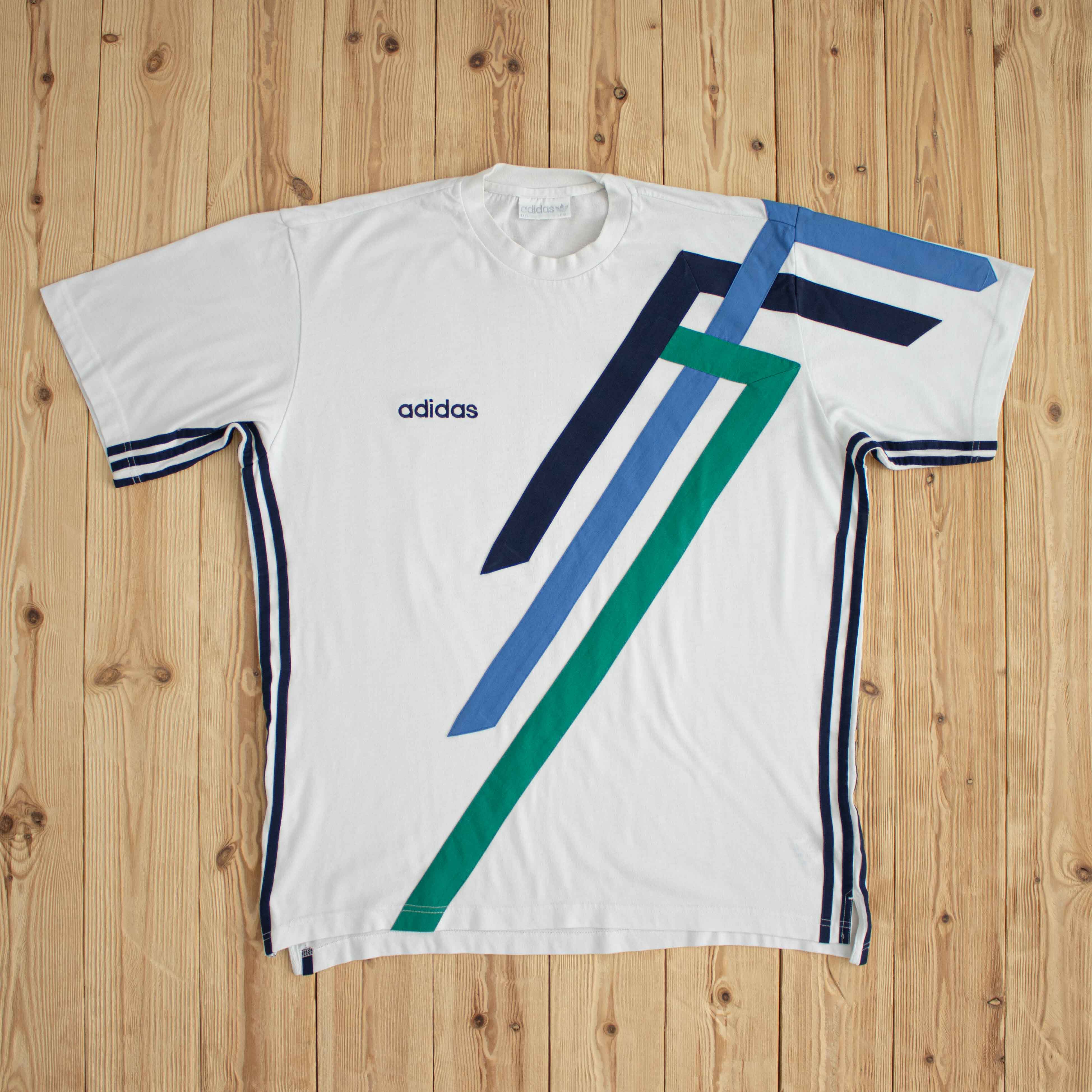 (L/XL) Adidas Vintage Embroidered T-Shirt White