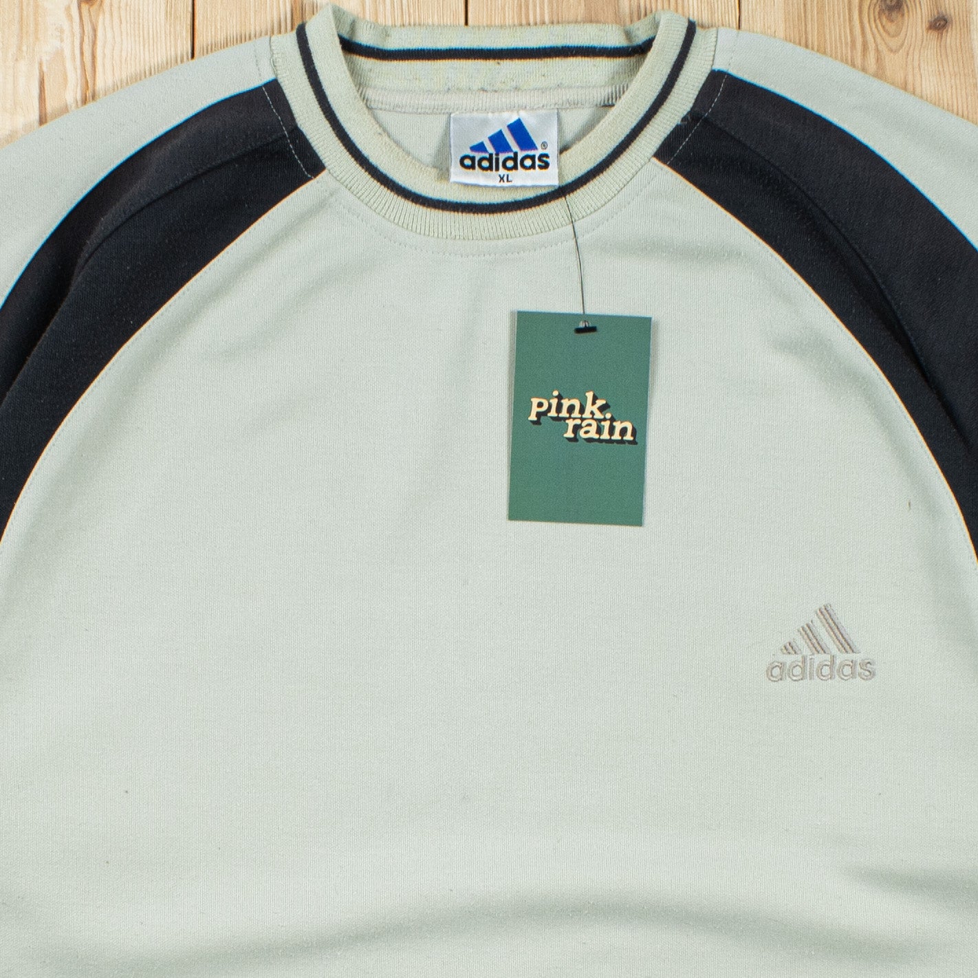 (M) Vintage Adidas Essential Embroidered Sweatshirt