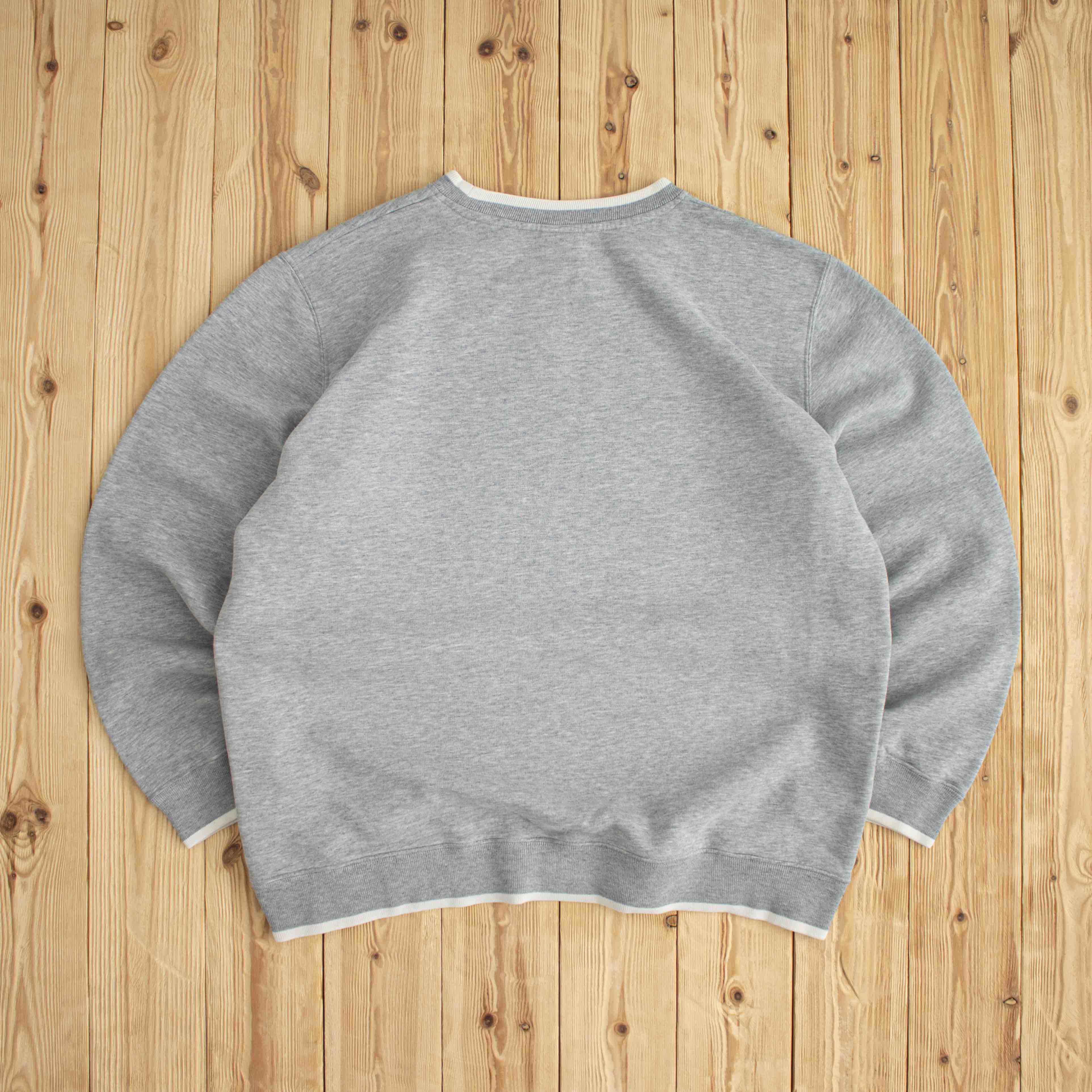 (L) Nike Swoosh Vintage Embroidered Sweatshirt Gray