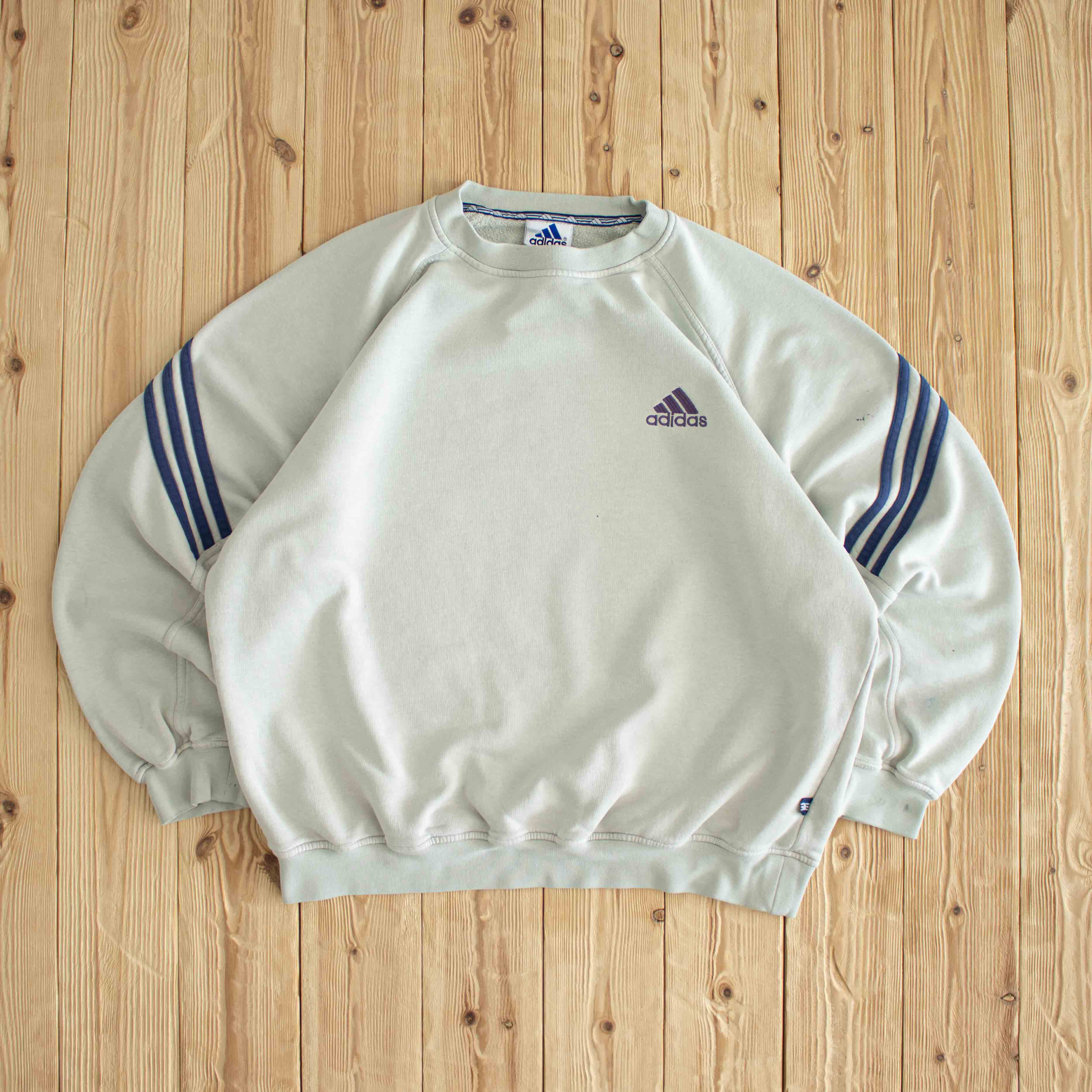 (L) Adidas Vintage Essential Embroidered Sweatshirt Beige