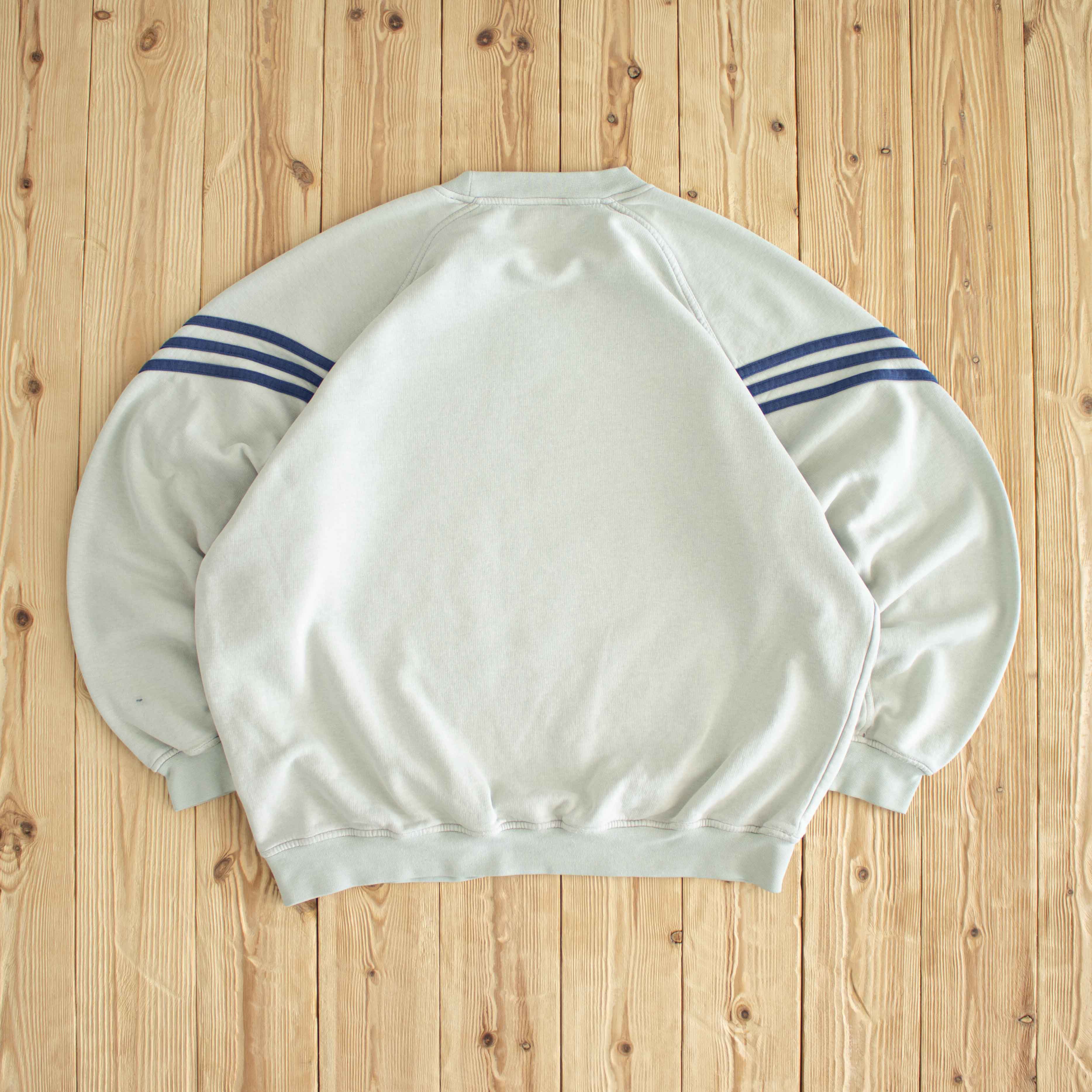 (L) Adidas Vintage Essential Embroidered Sweatshirt Beige
