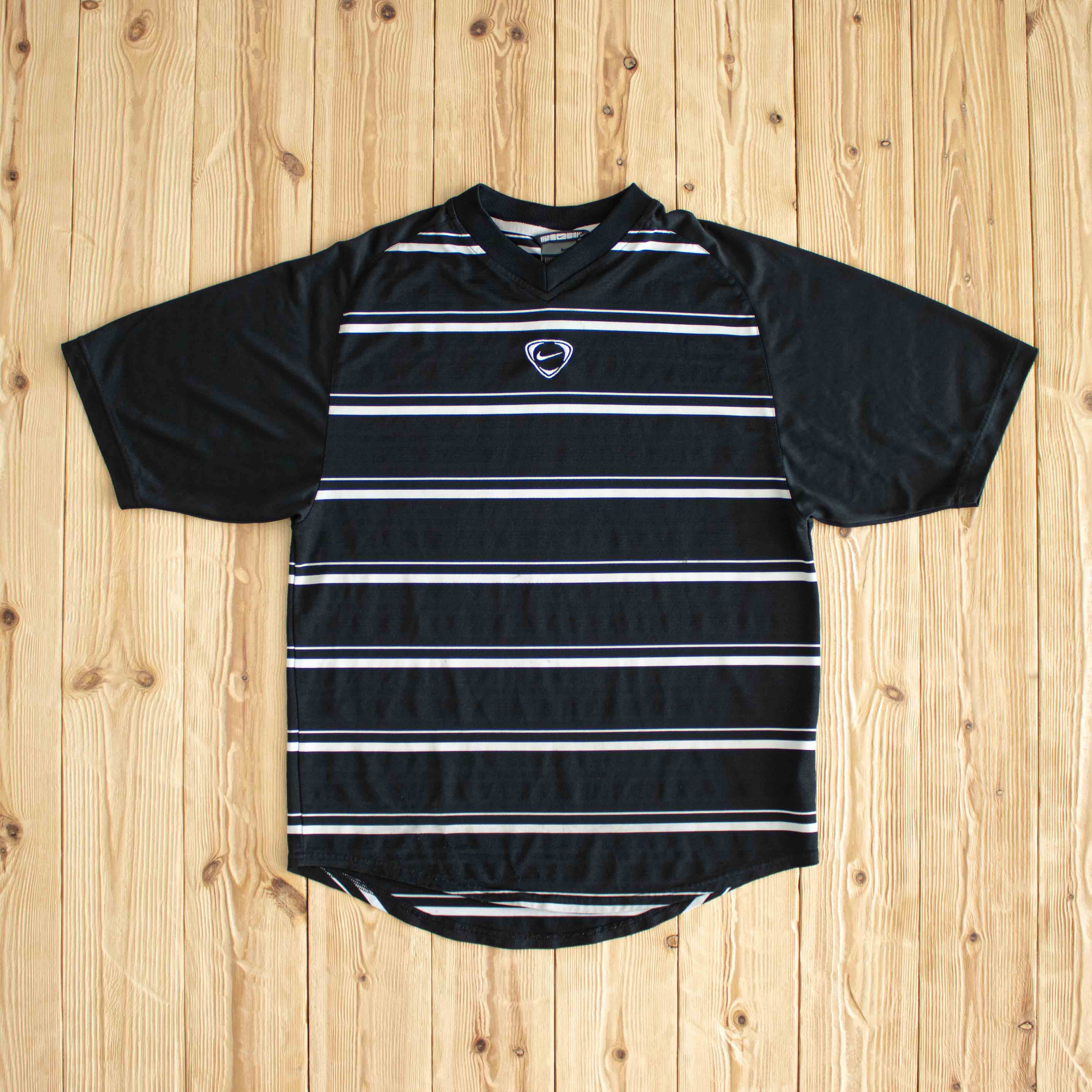 (S) Nike Center Swoosh Vintage Embroidered T-Shirt Black White