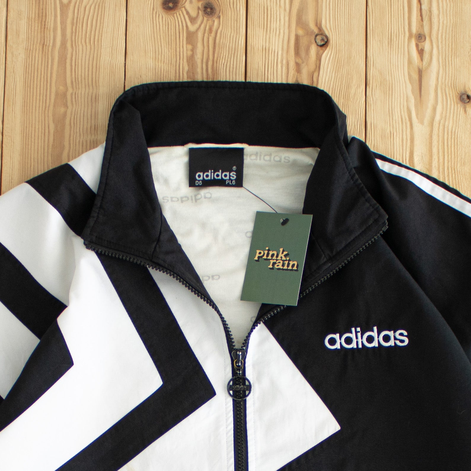 (L) Adidas Vintage Striped Embroidered Jacket Black